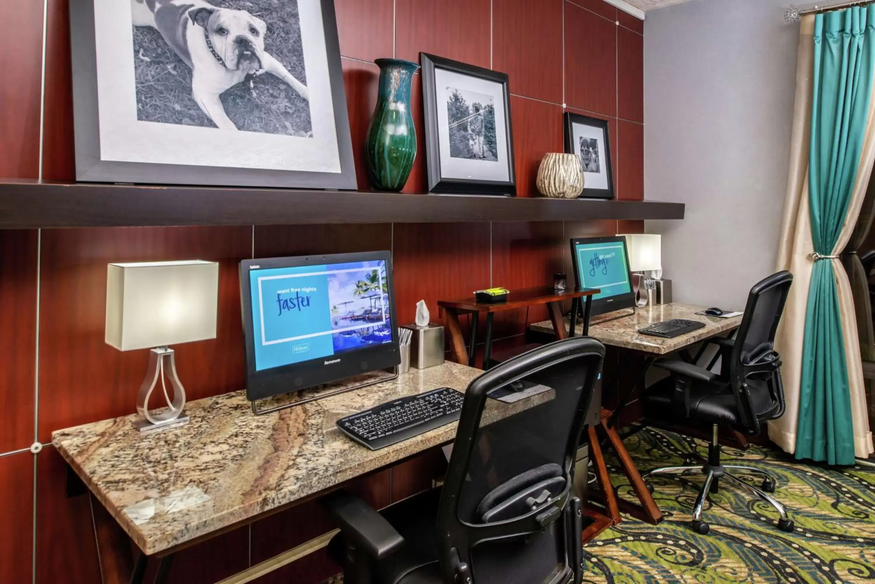 Business facilities, Business Area/Conference Room in Hampton Inn Eugene