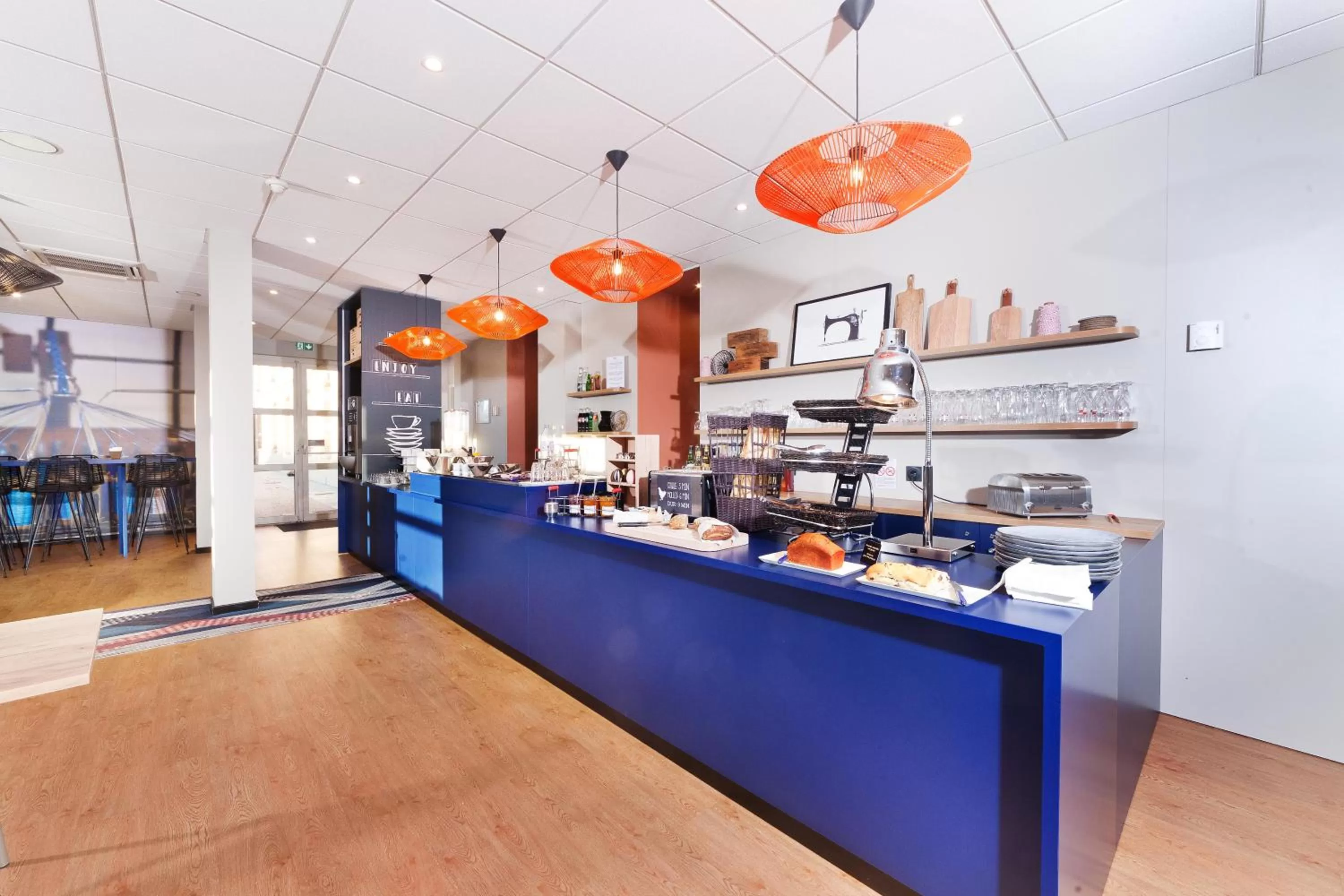 Dining area in ibis Styles Toulouse Lavaur