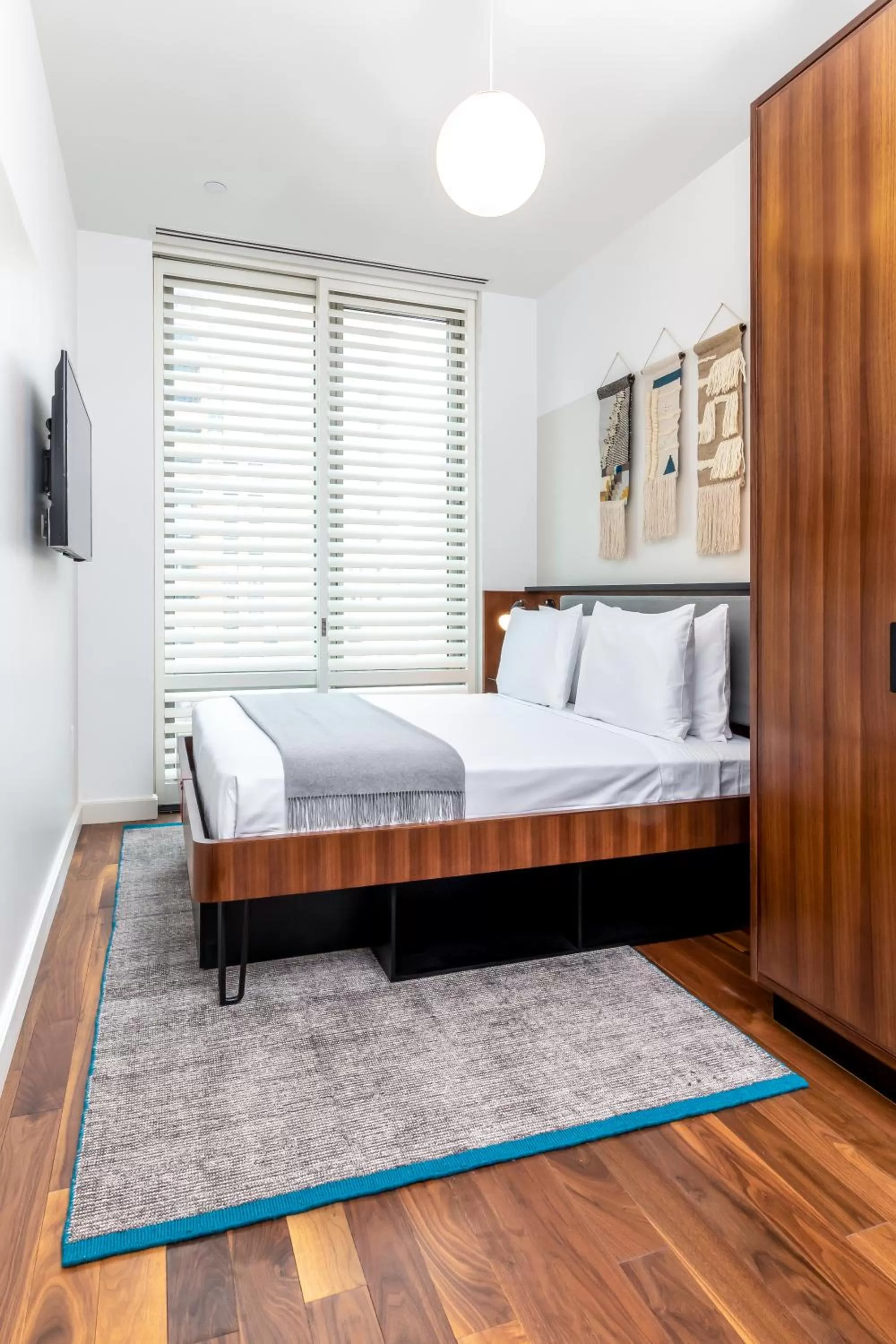 Bedroom, Bed in Pod Pads Times Square