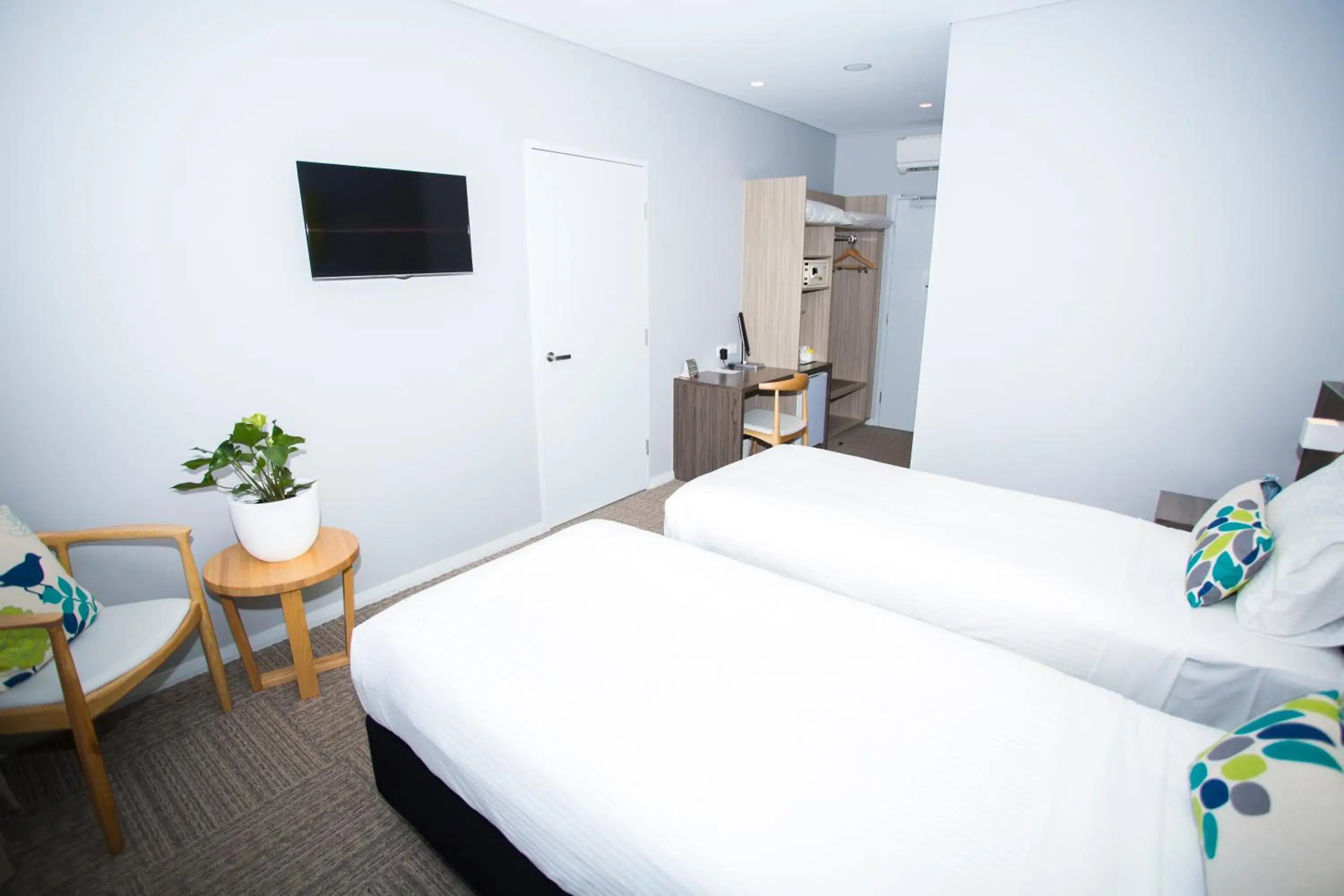 Photo of the whole room, Bed in Ibis Styles The Entrance