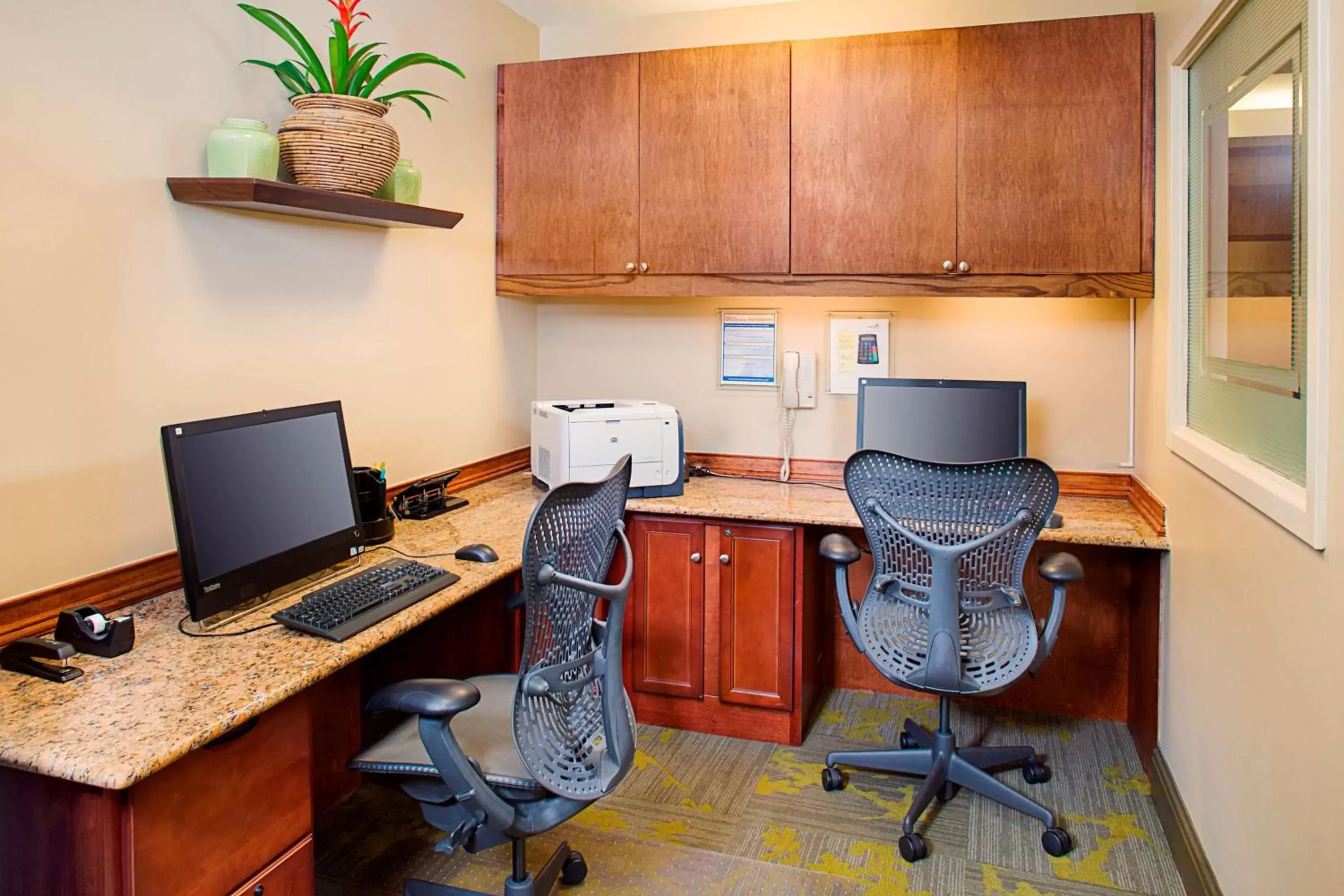 Business facilities, Business Area/Conference Room in Hilton Garden Inn Hartford North-Bradley International Airport