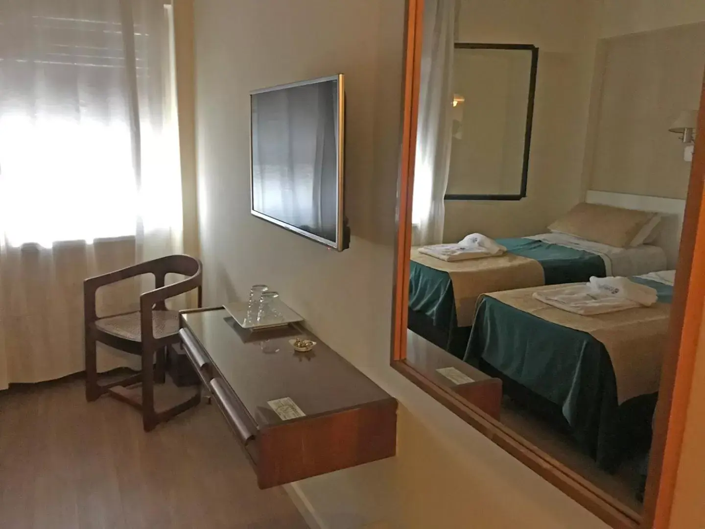 Standard Triple Room in Hotel Sussex Standard Triple Room in Hotel Sussex