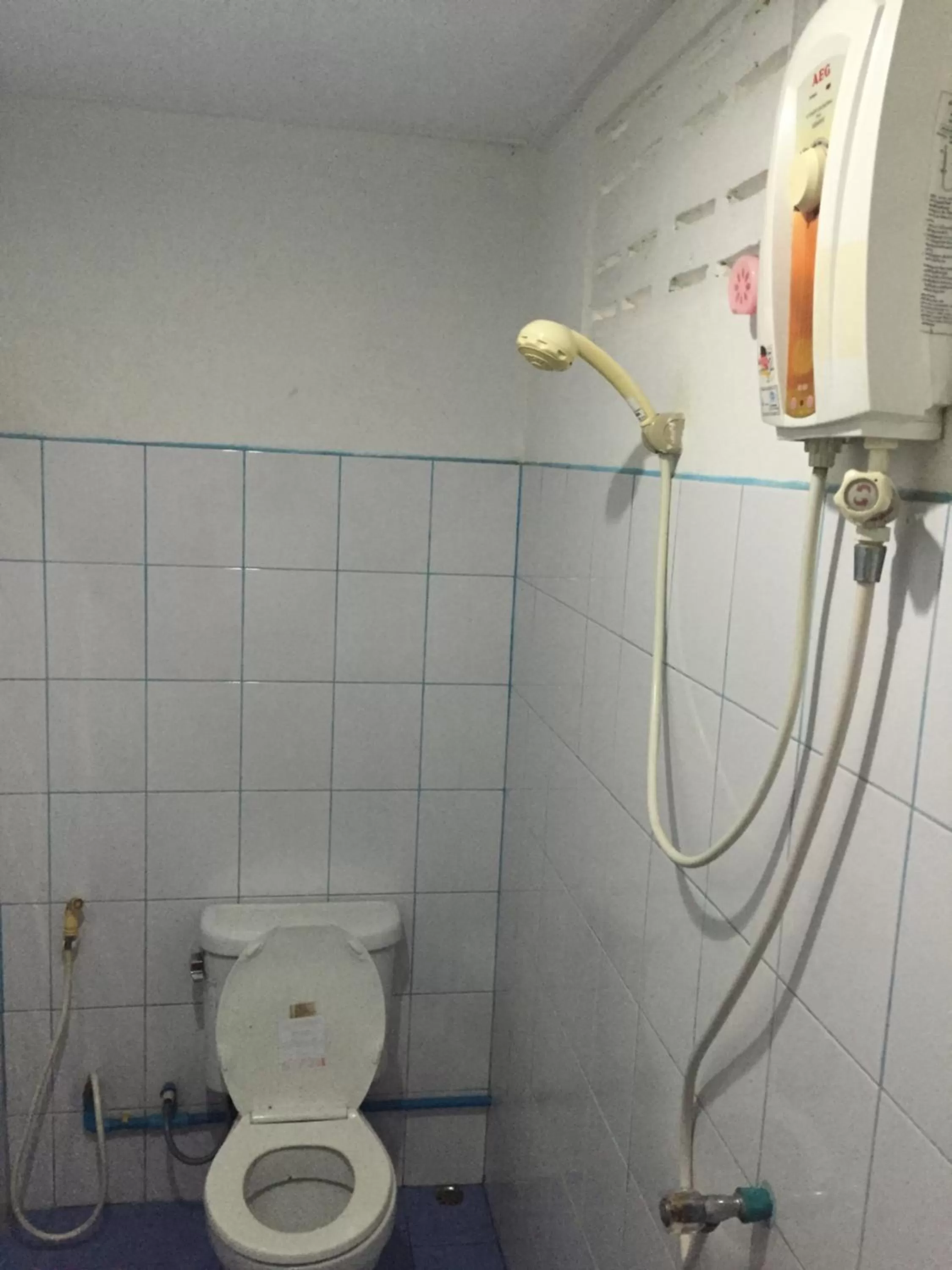 Shower in Elephant & Castle