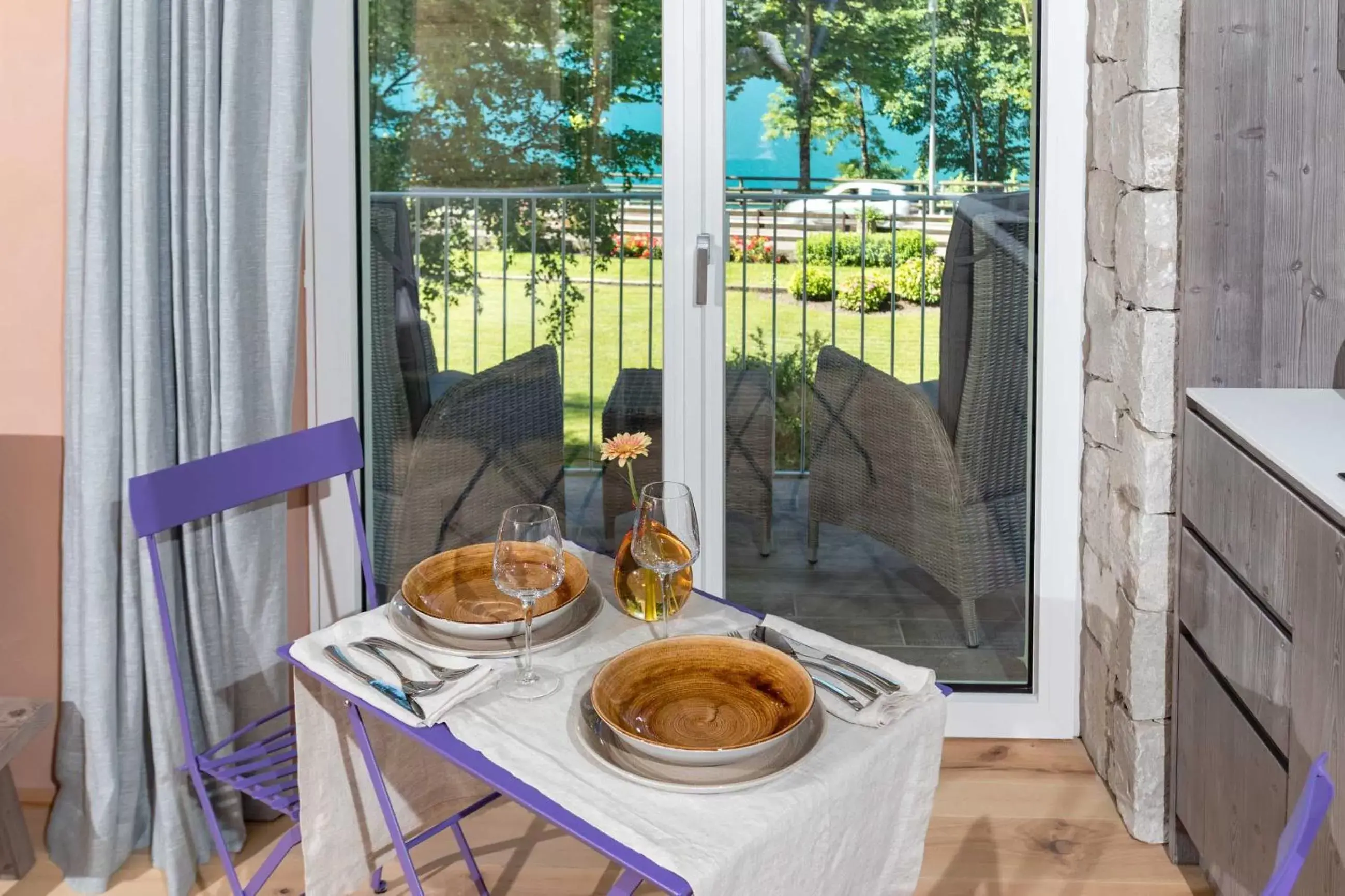 Dining area in Tulipa Natural Home