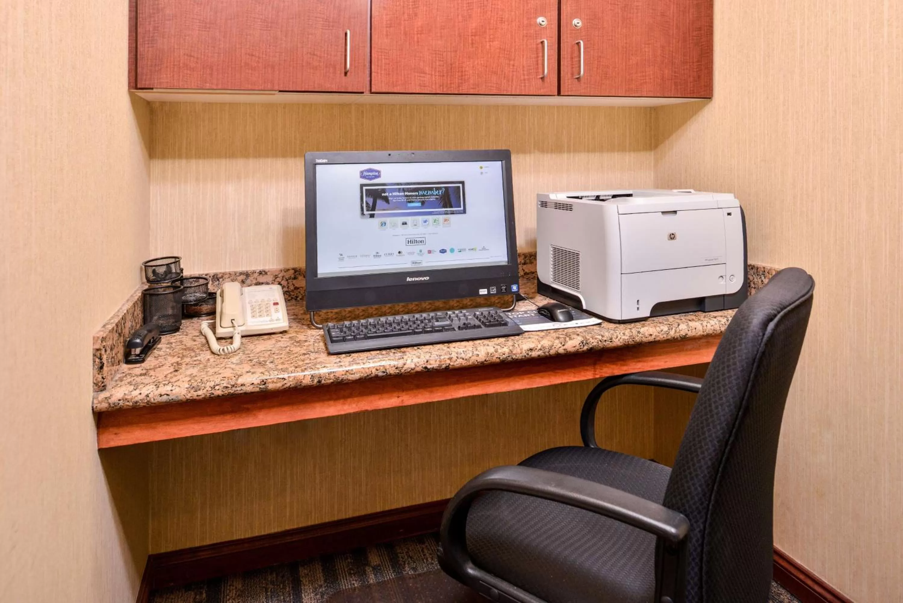 Business facilities in Hampton Inn York