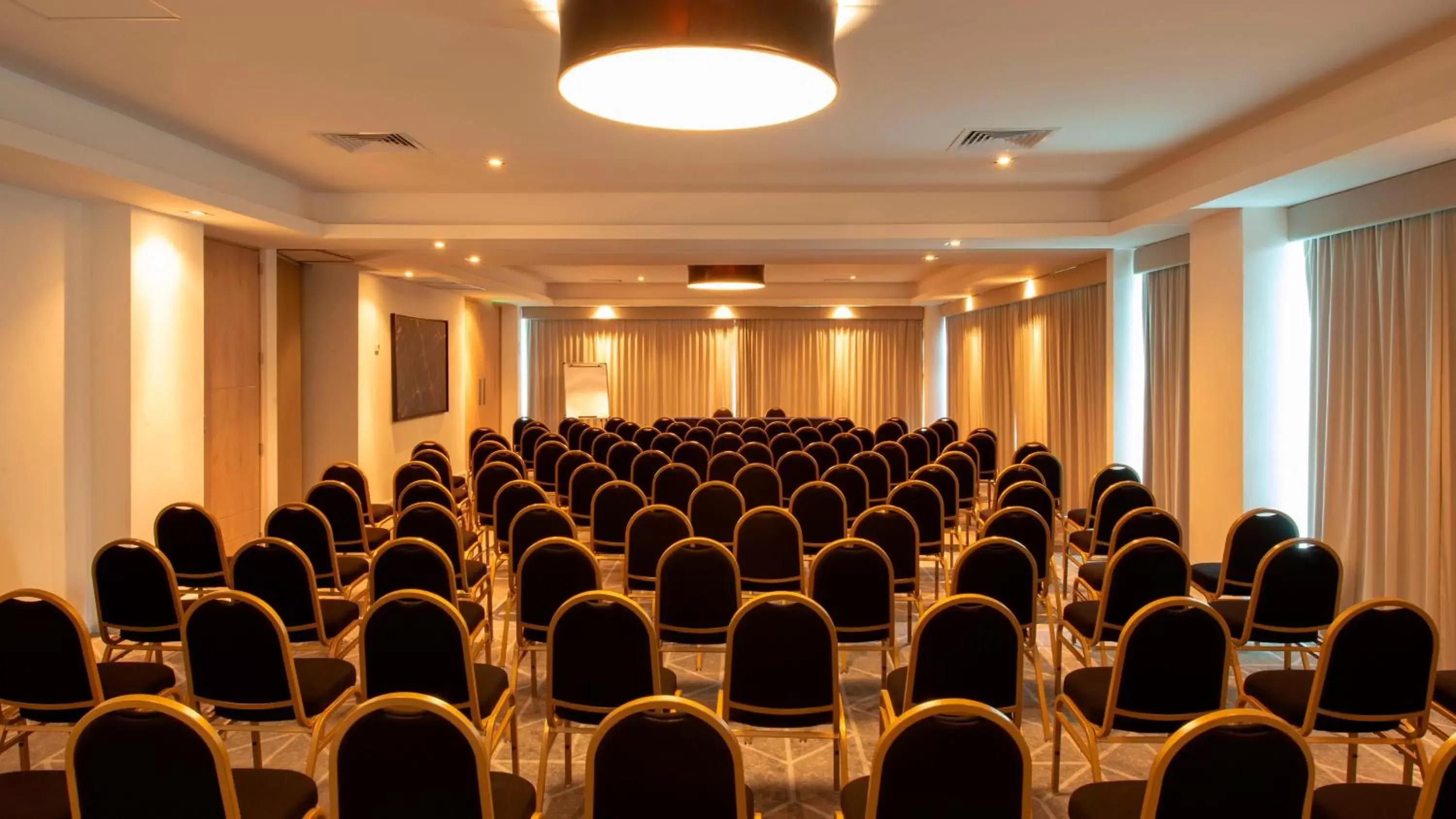 Meeting/conference room in Holiday Inn & Suites - Merida La Isla, an IHG Hotel