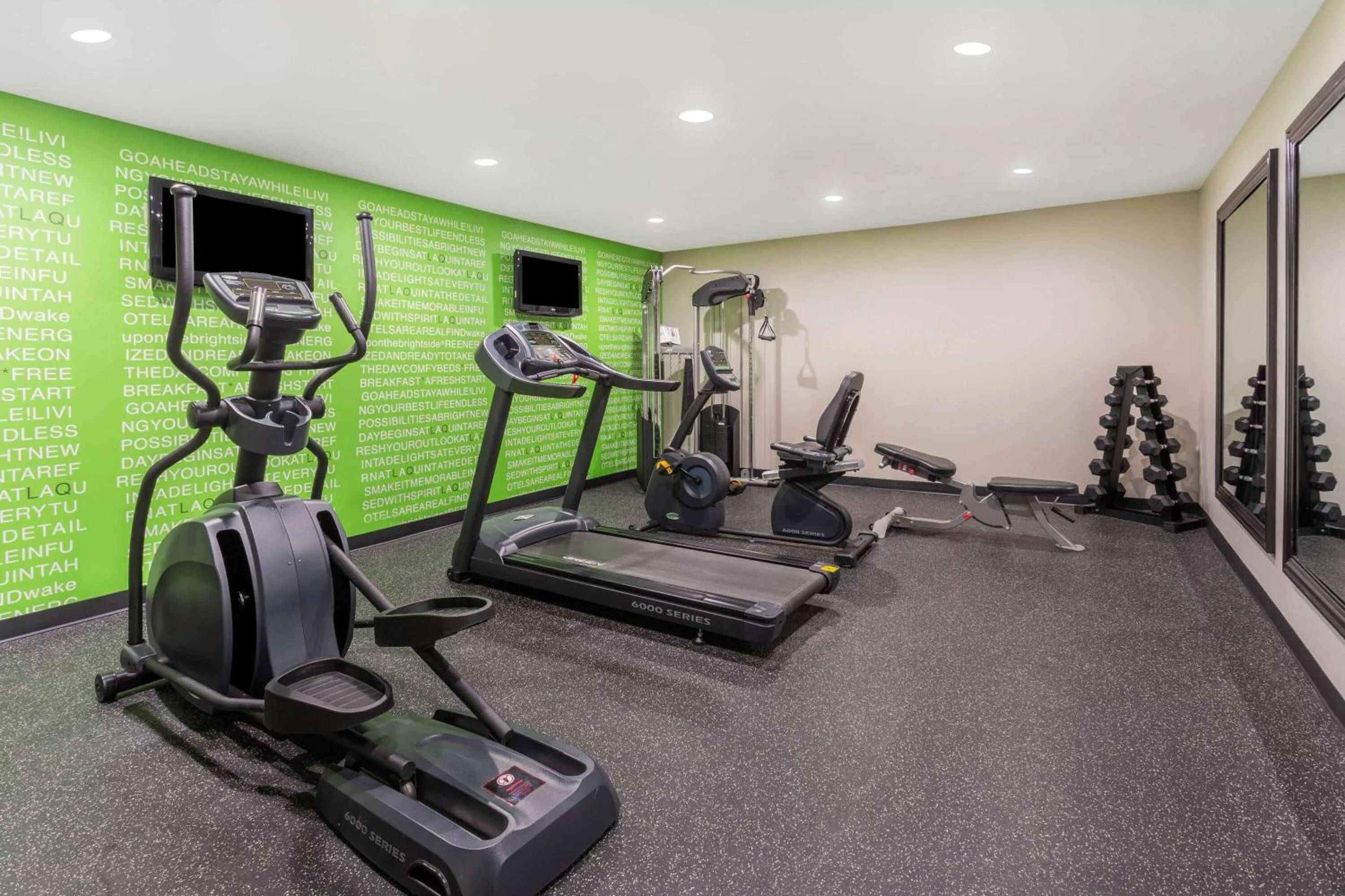 Fitness centre/facilities in La Quinta by Wyndham Rockford