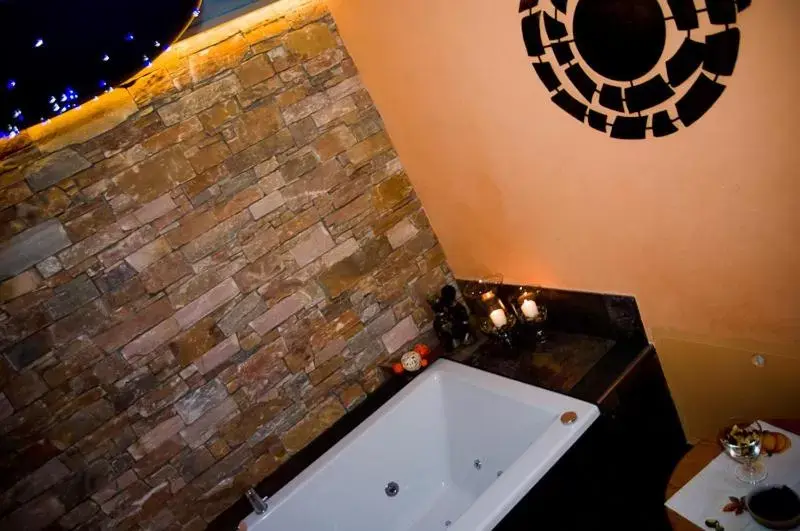 Hot Tub, Bathroom in Landhaus Karin