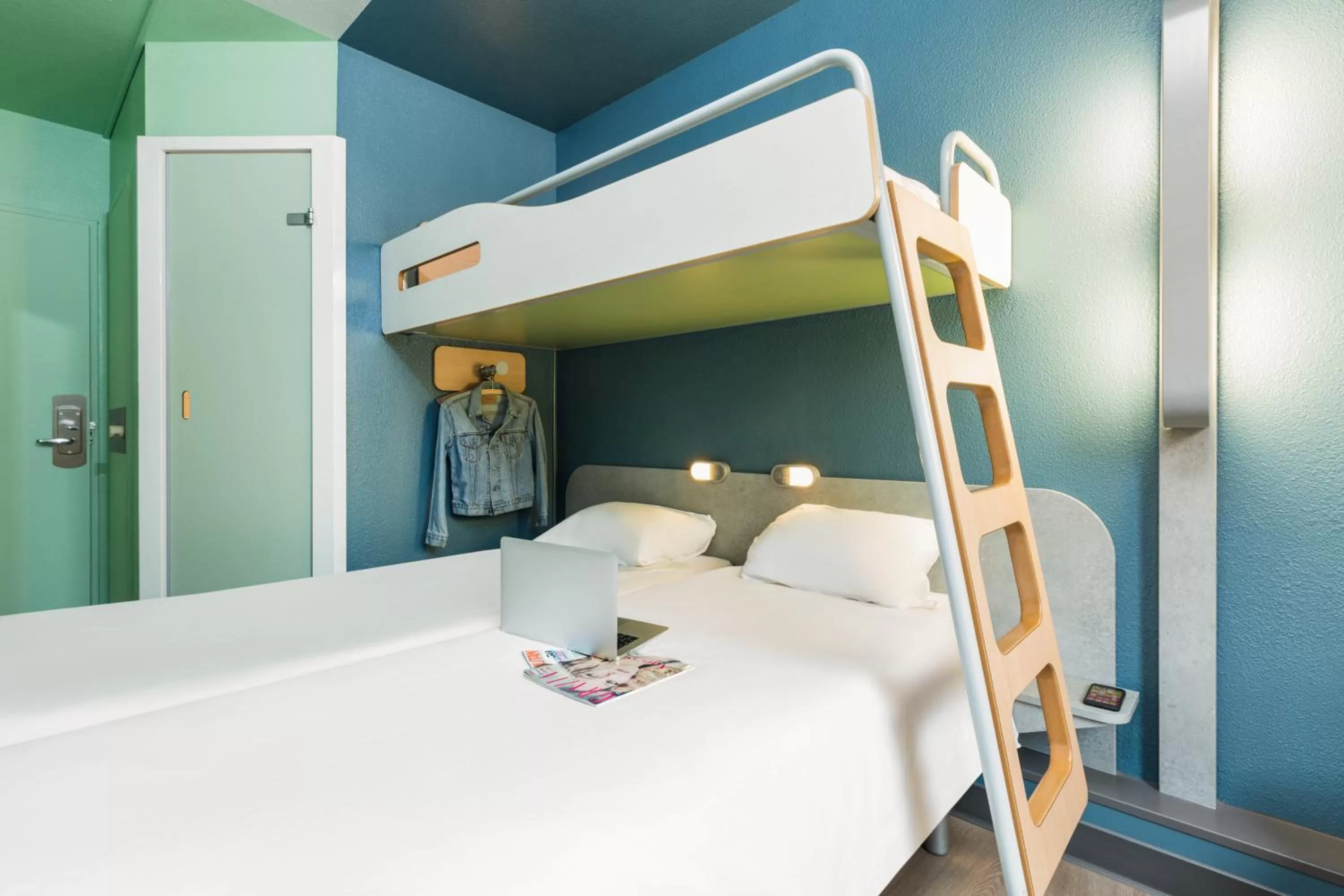 Family, Bed in ibis budget Paris Porte De Montmartre