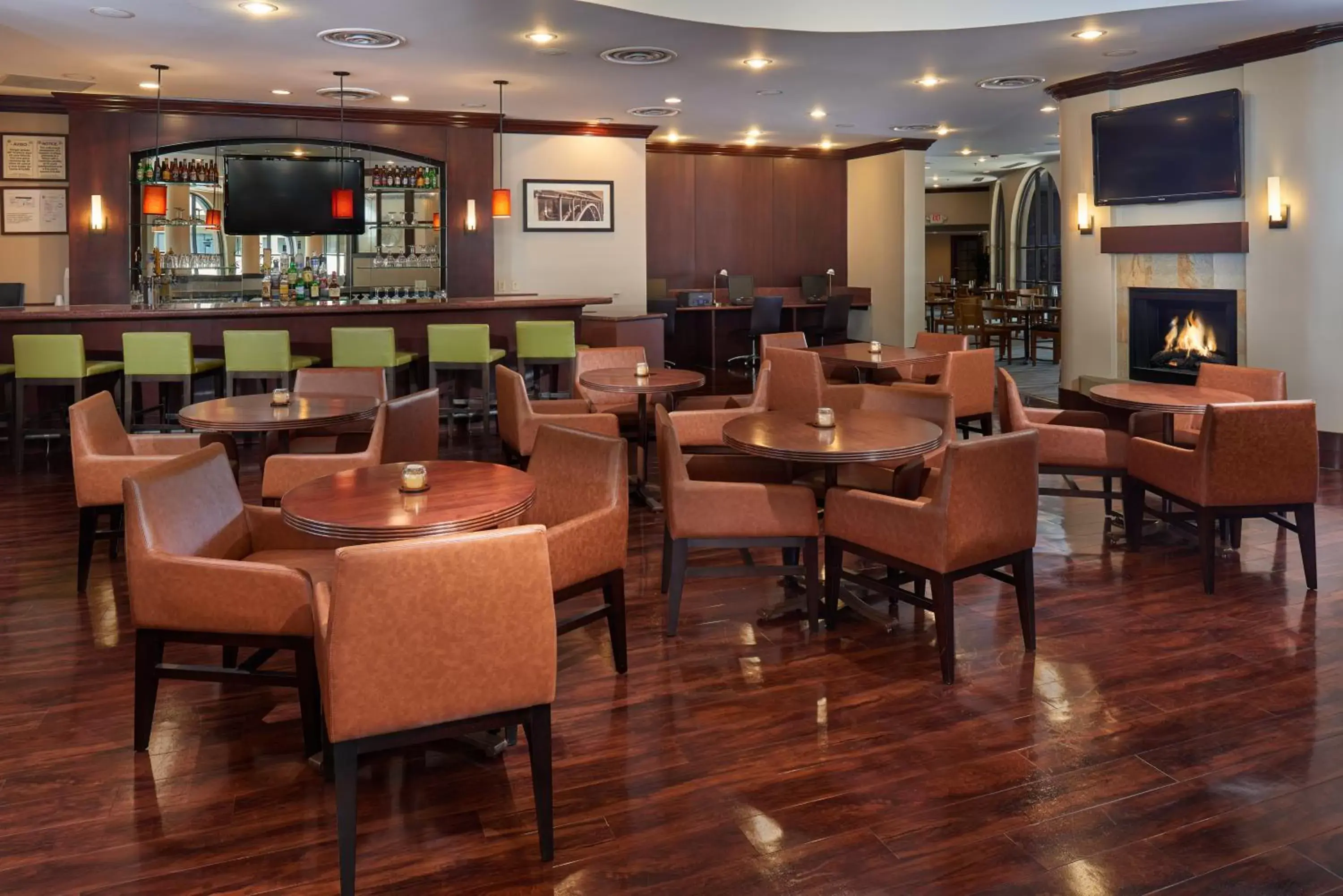 Lounge or bar, Restaurant/Places to Eat in Holiday Inn El Paso West – Sunland Park, an IHG Hotel