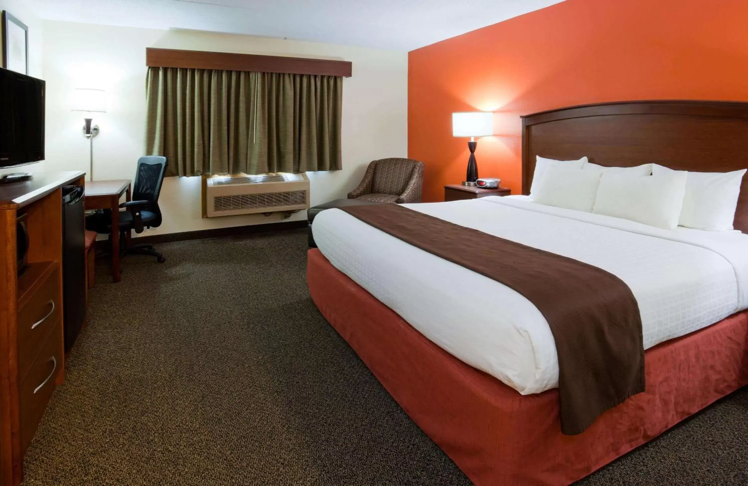 Photo of the whole room, Bed in AmericInn by Wyndham Virginia
