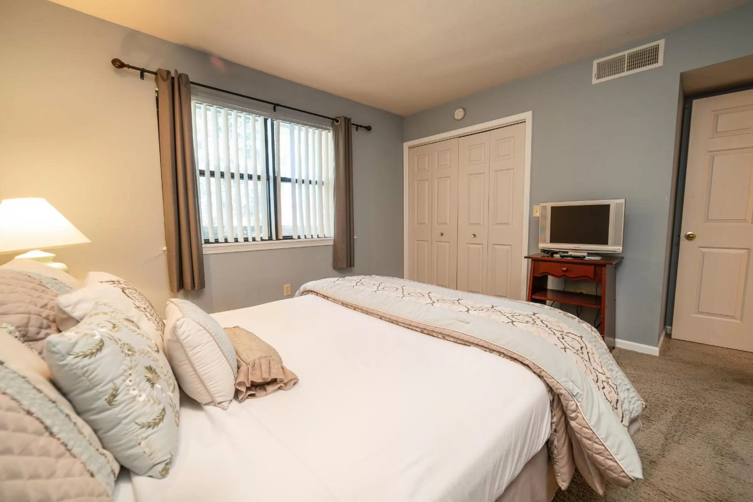 Bed in Pointe Royale Golf Resort