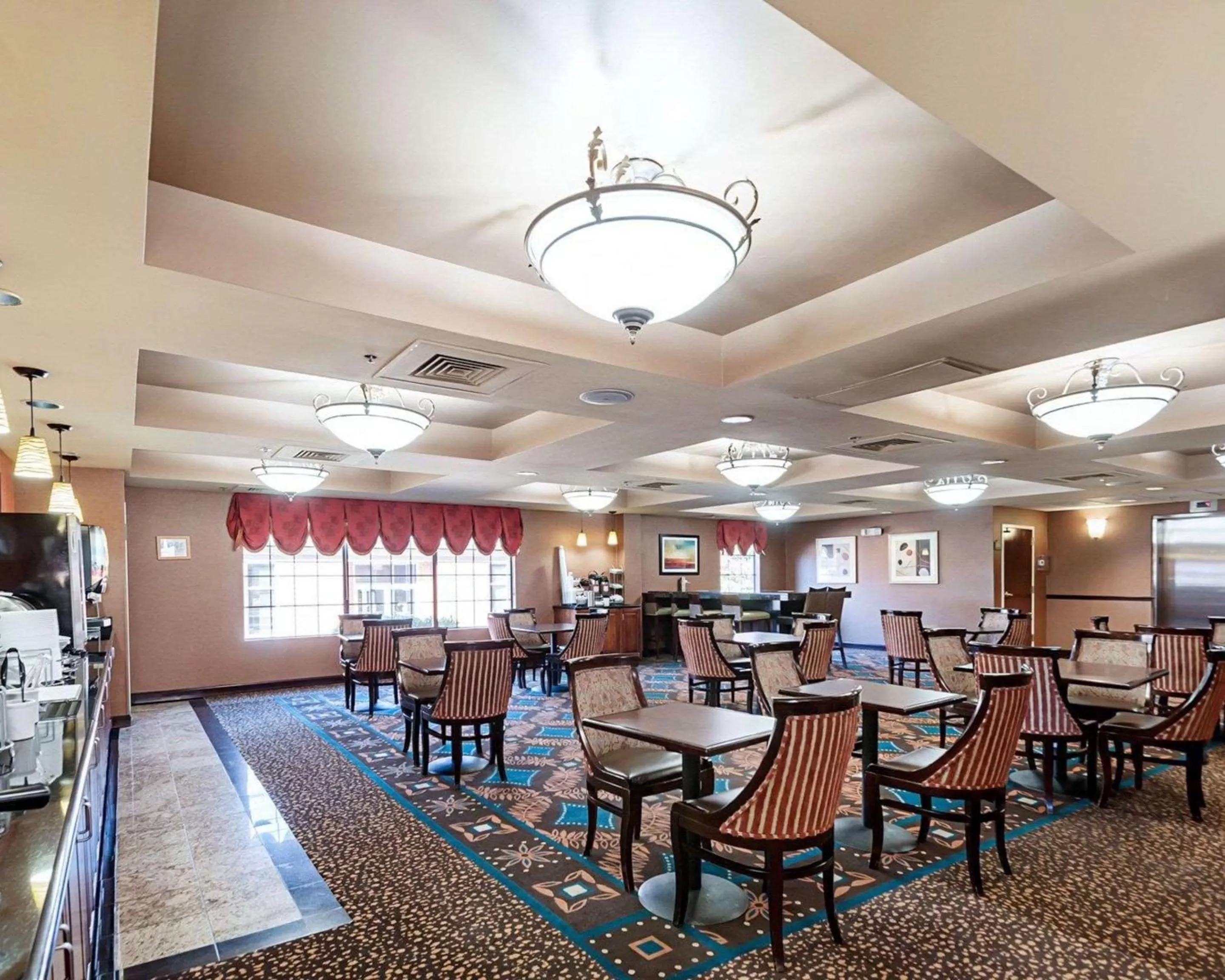 Restaurant/places to eat in Comfort Suites Dulles Airport