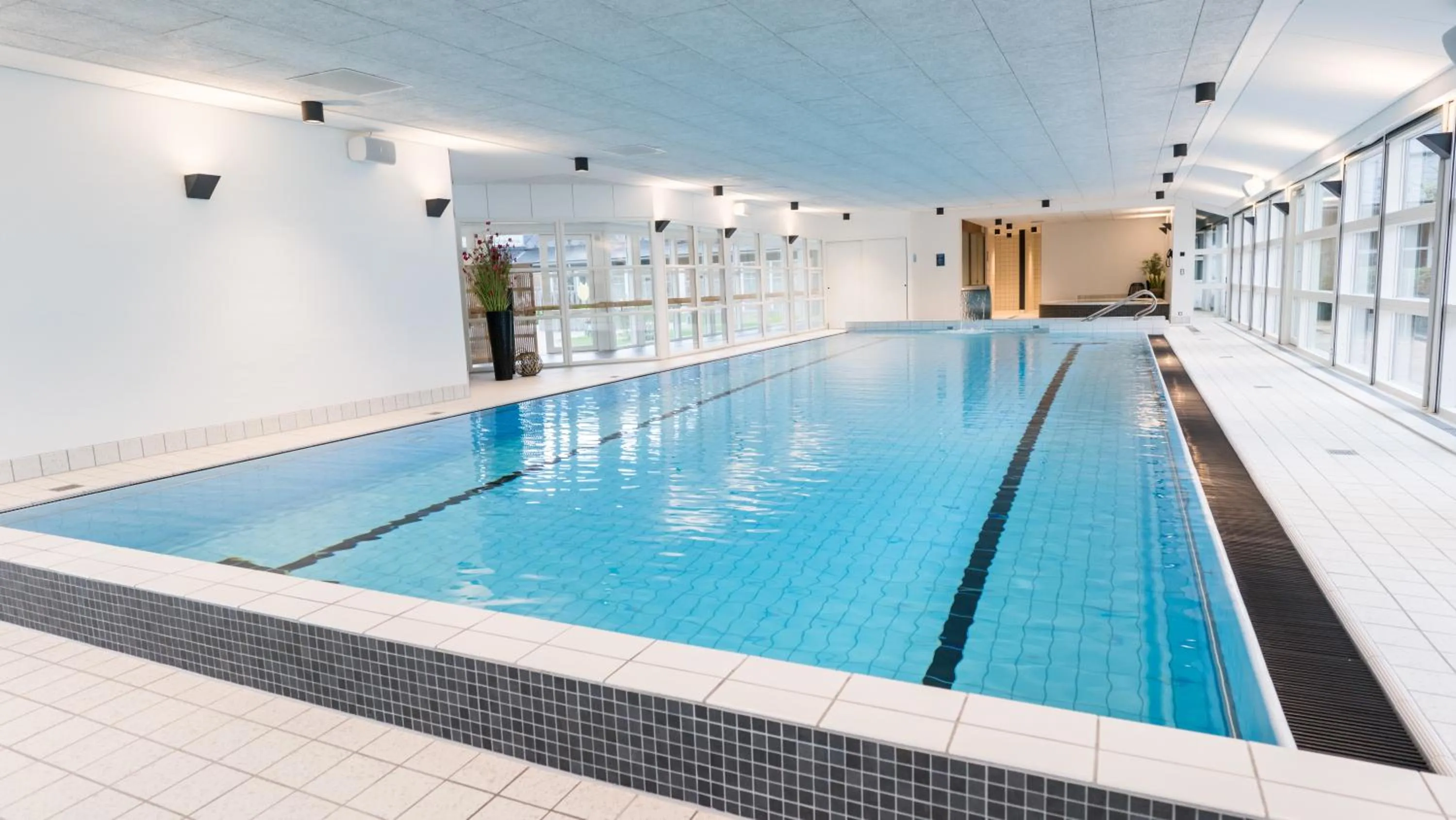 Swimming pool in Fuglsangcentret Hotel