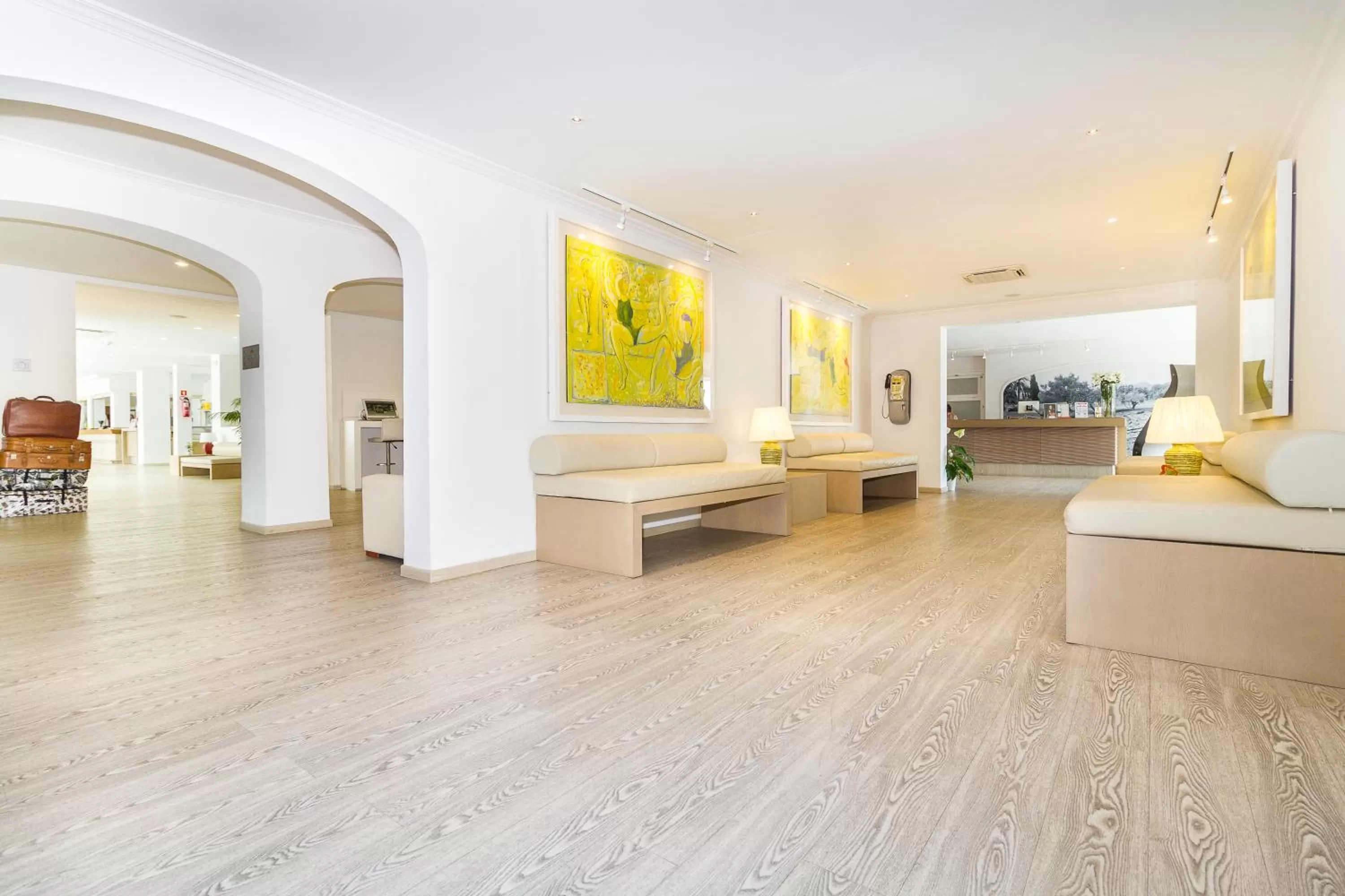 Lobby or reception, Bed in Eix Alcudia Hotel Adults Only