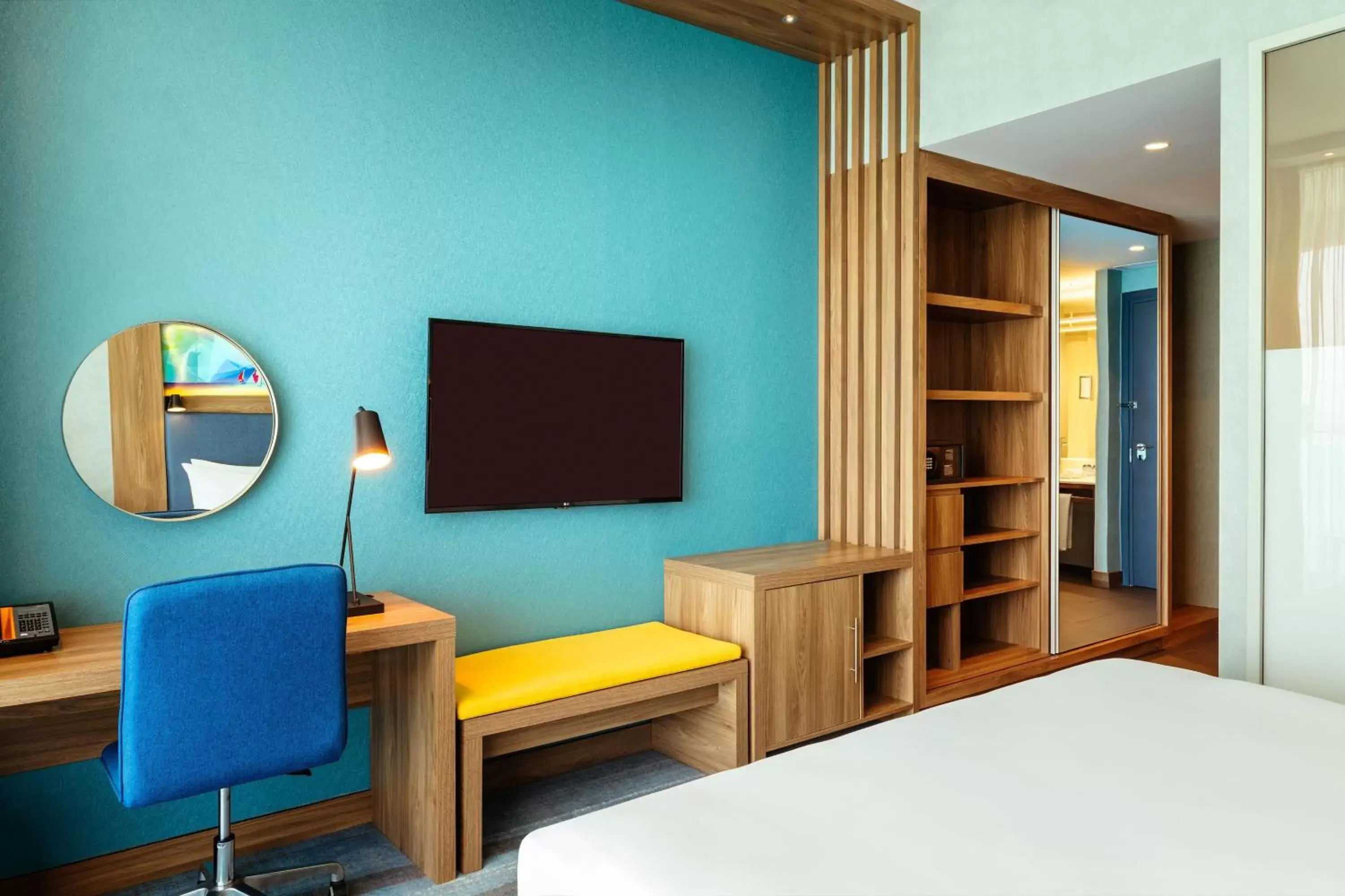 Photo of the whole room, TV/Entertainment Center in Aloft Palm Jumeirah