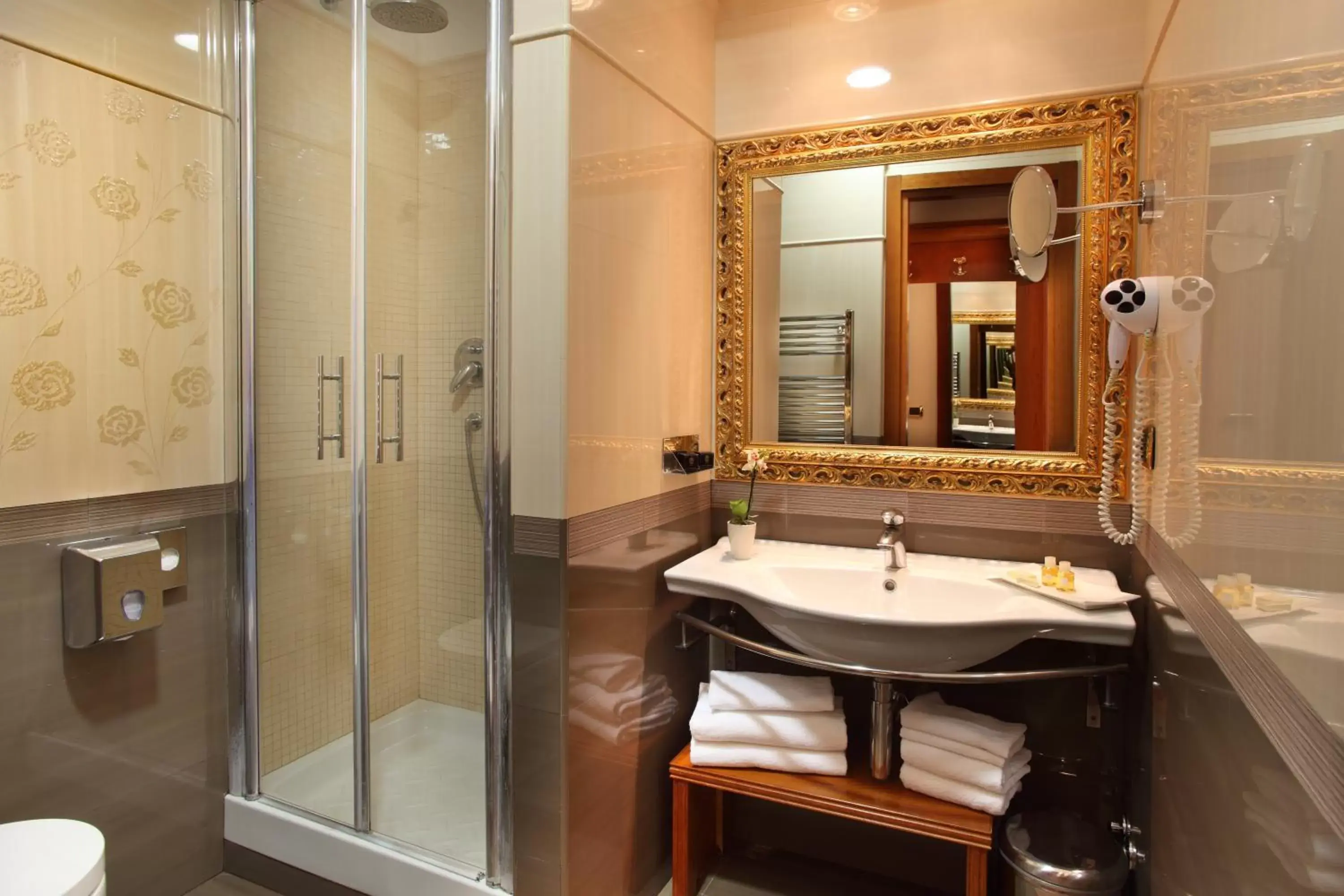 Bathroom in Hotel Serena