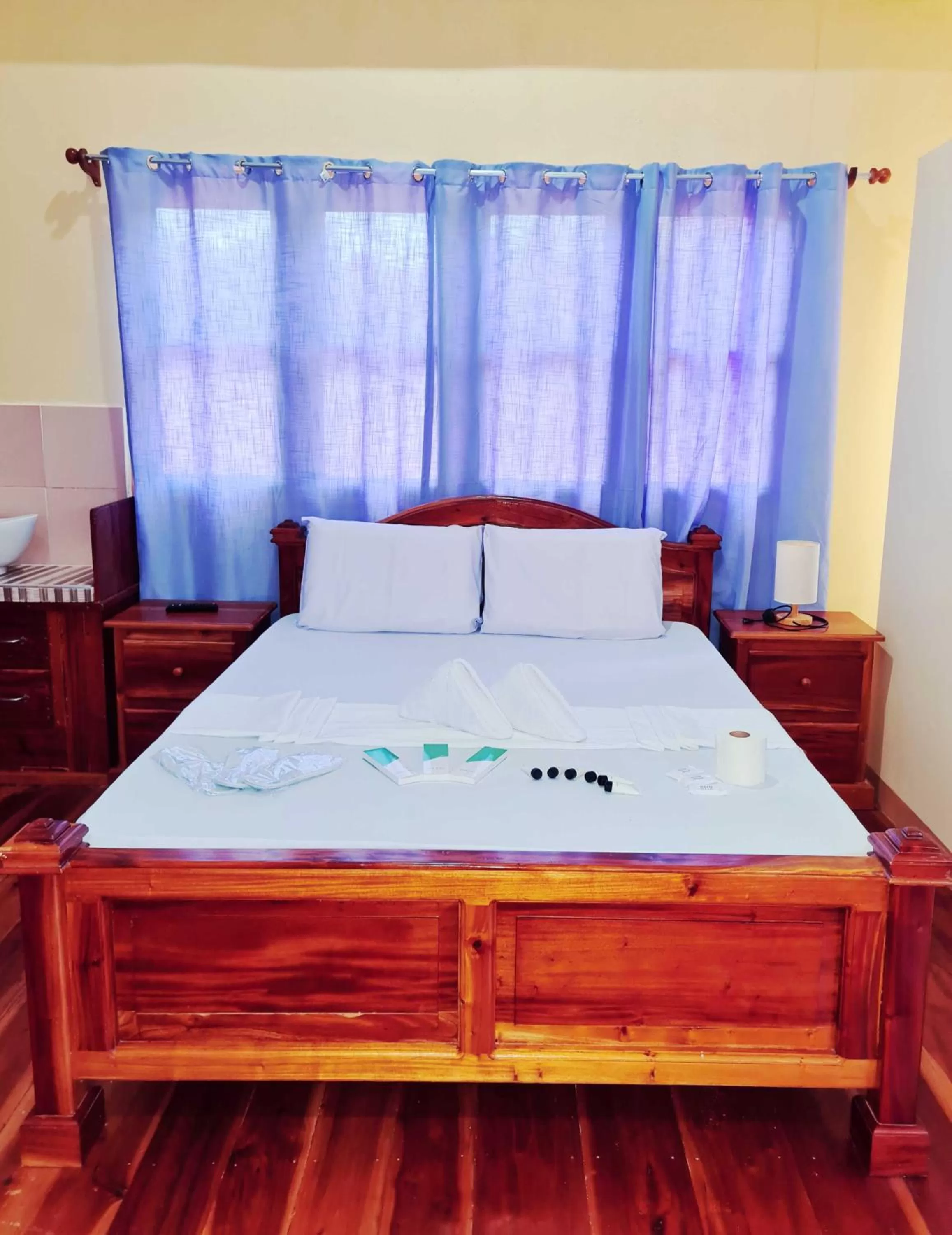 Bed in La-Familia Guest House