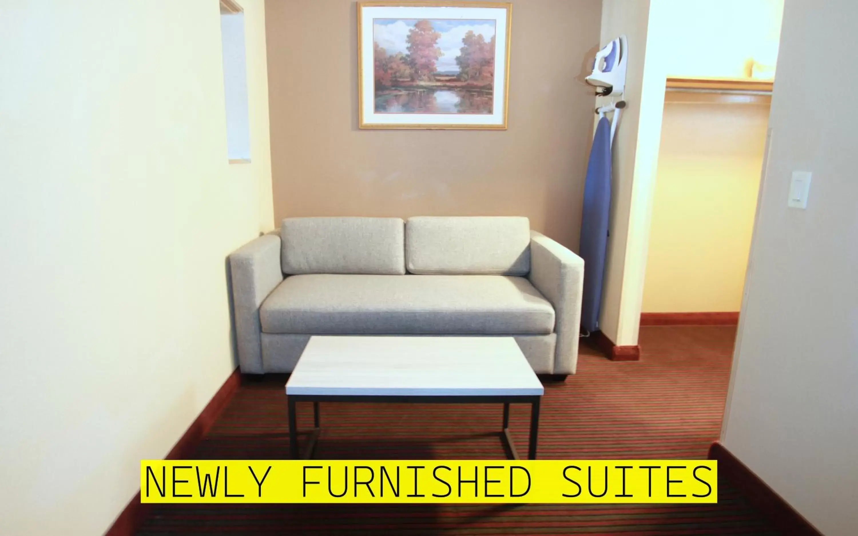 Seating Area in Travel Inn & Suites Flemington