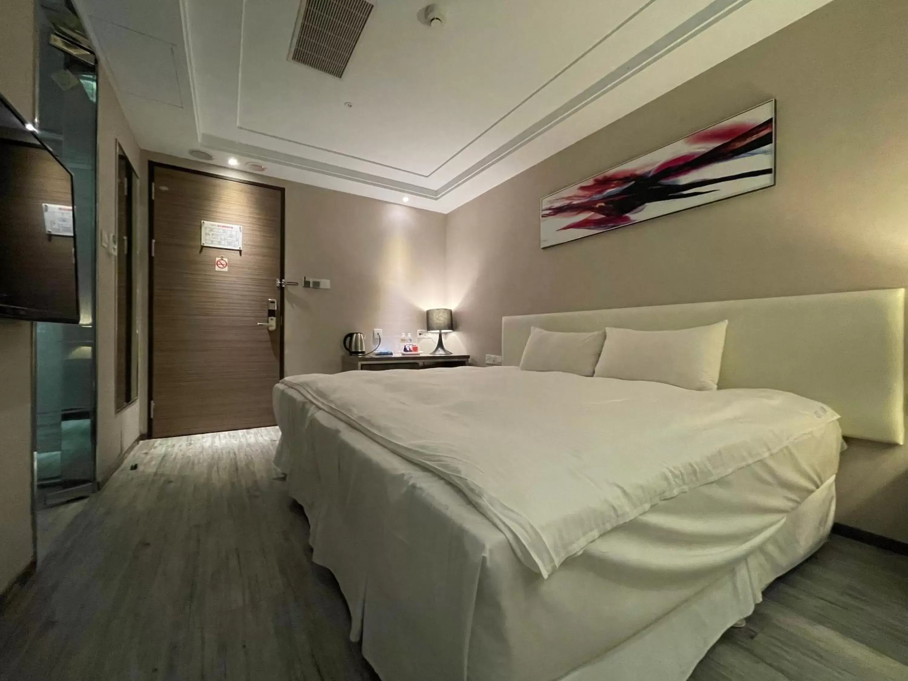 Bed in Royal Fine Hotel Bed in Royal Fine Hotel