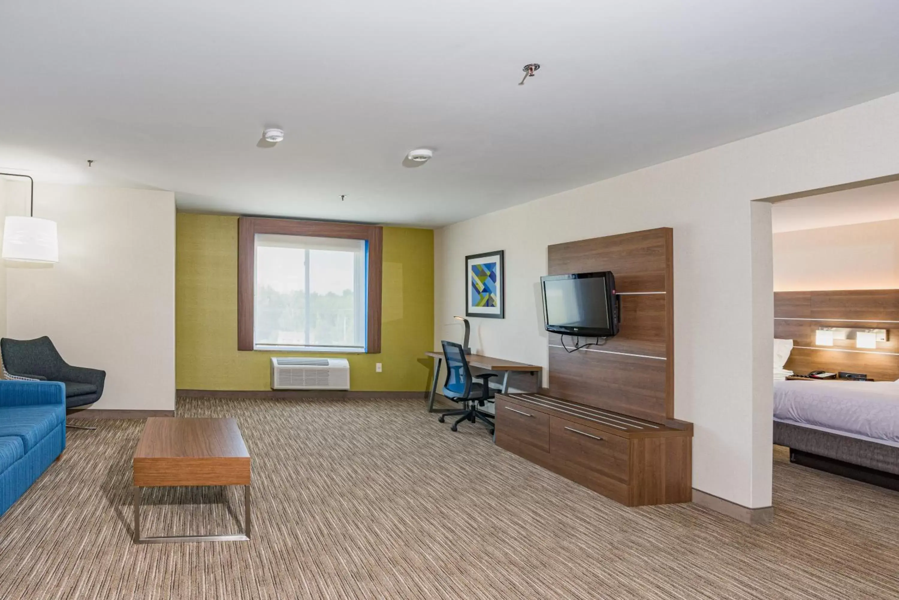 Photo of the whole room, Seating Area in Holiday Inn Express Hotel & Suites Swansea, an IHG Hotel