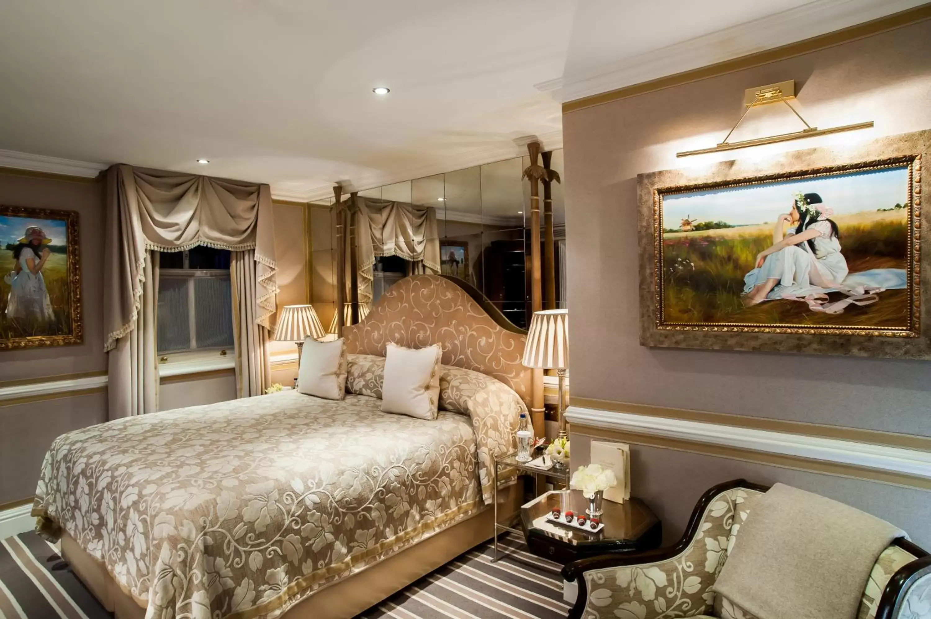 Bedroom in Milestone Hotel Kensington