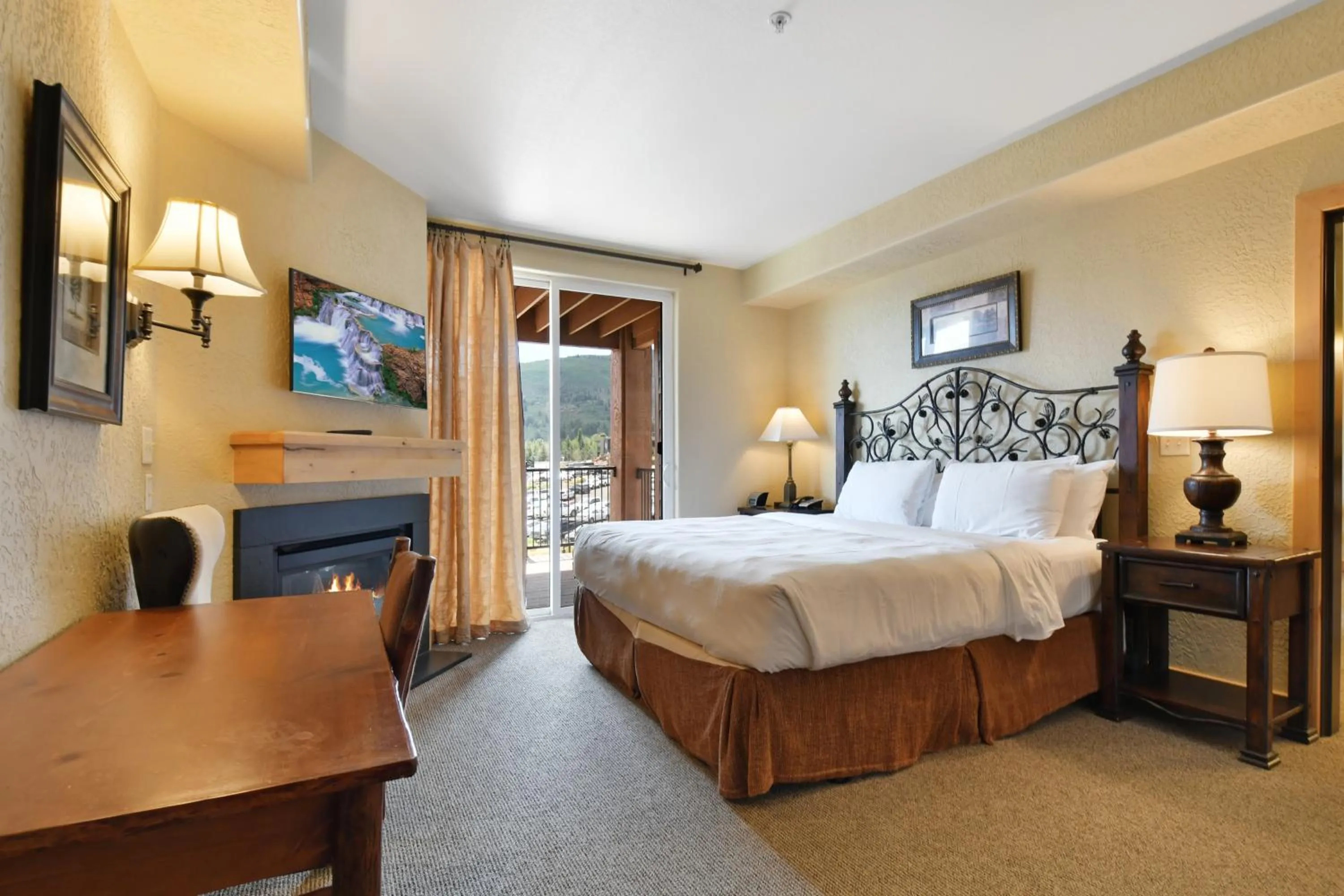 Bed in Silverado Lodge by Park City - Canyons Village