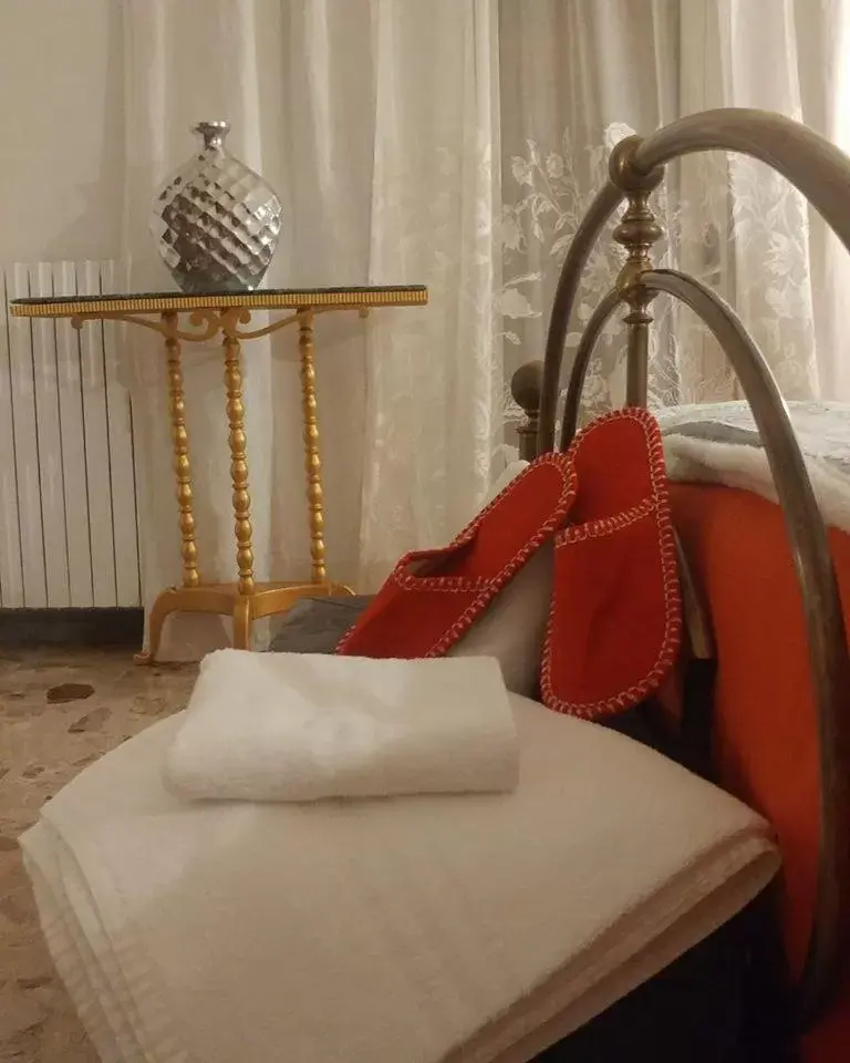 Bedroom, Bed in B&B Palazzo Armini