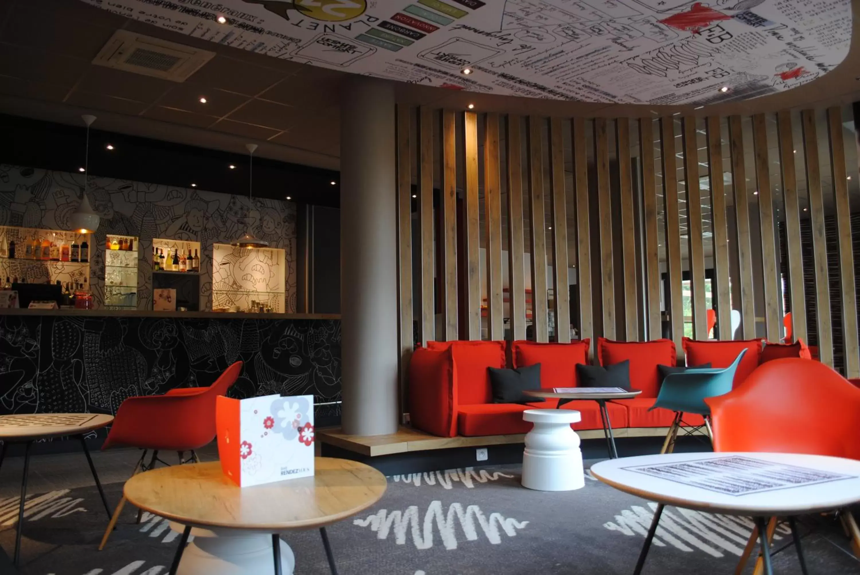 Lounge or bar, Lounge/Bar in ibis Hyeres Centre