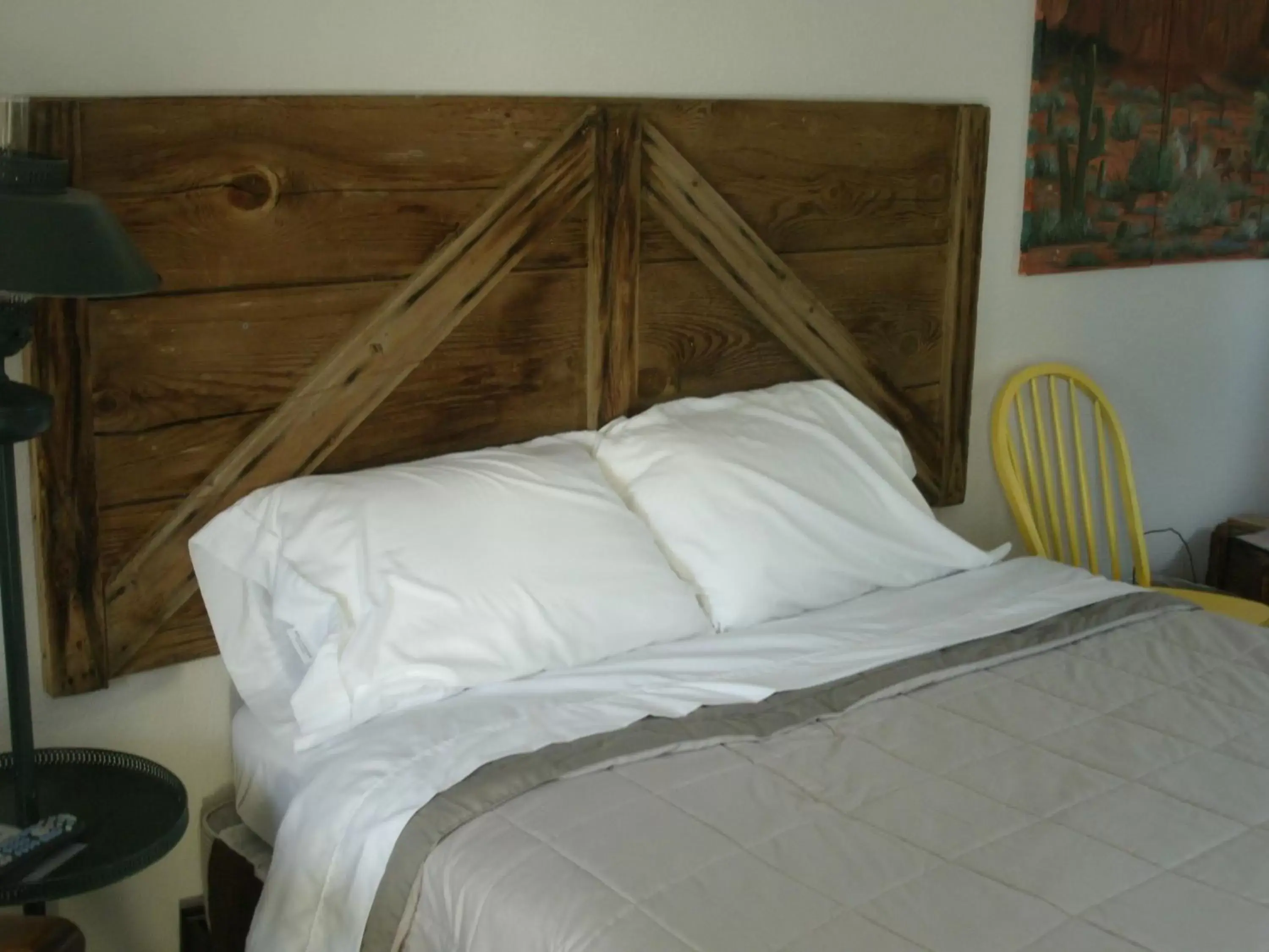 Bed in Virginia City Inn