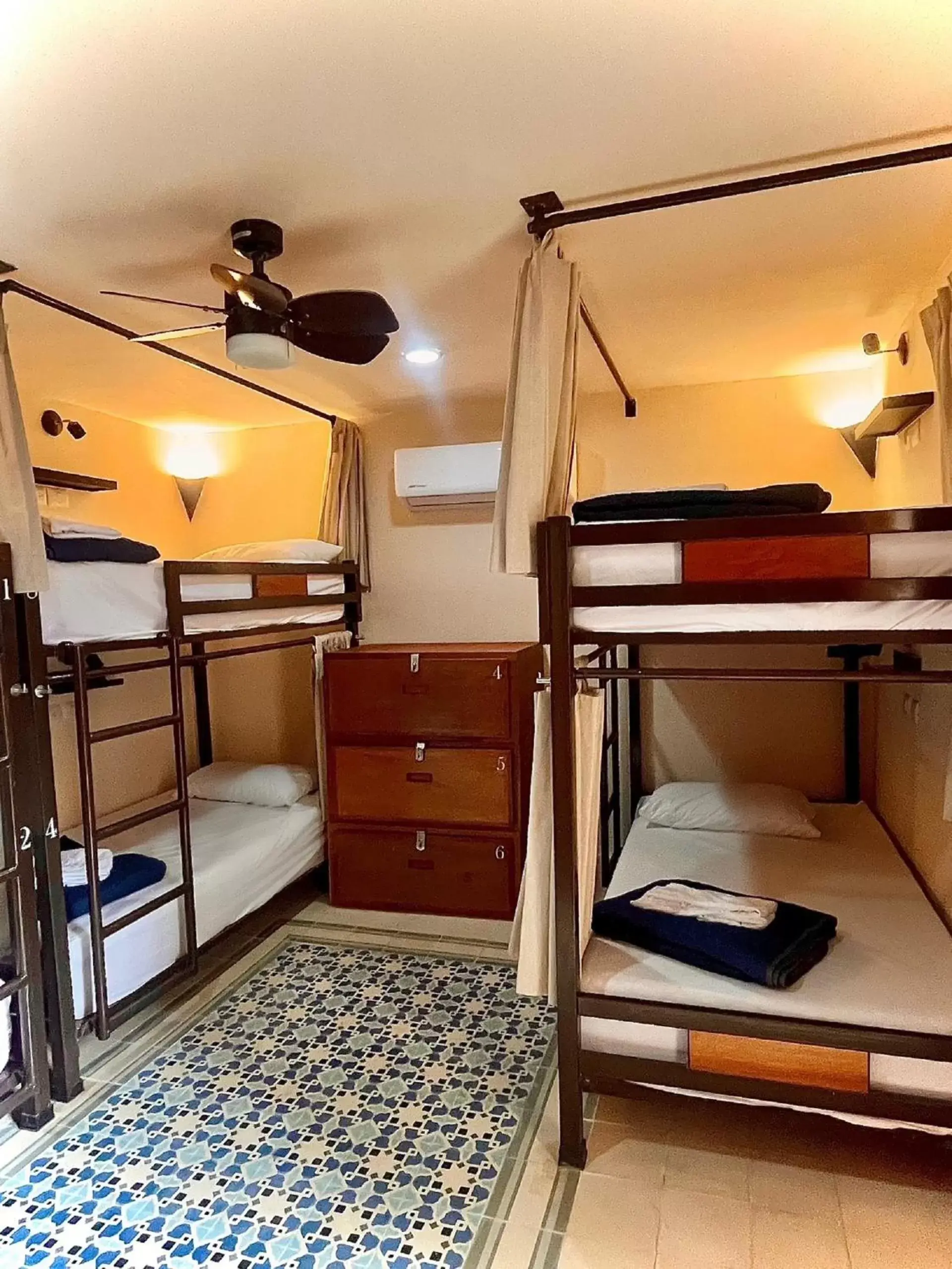 Bunk Bed in Hotel & Hostal Boutique Casa Garza