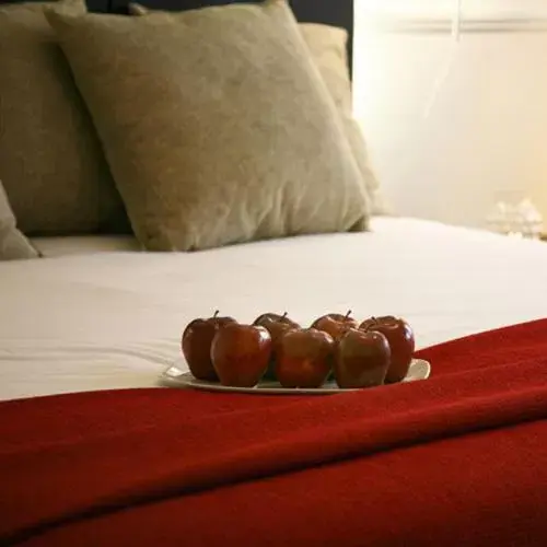 Bed in The Sumner Hotel