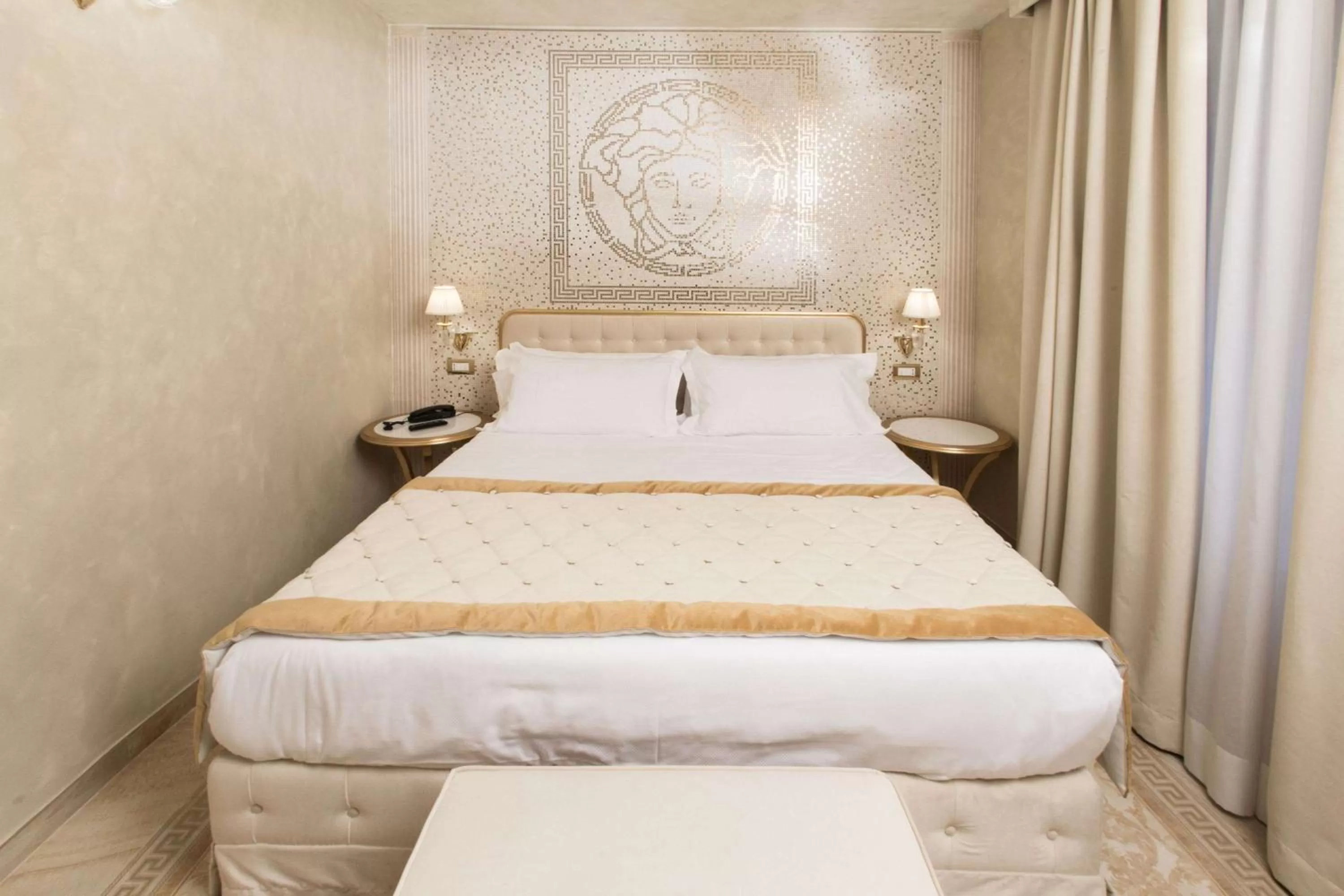 Photo of the whole room, Bed in Best Western Premier Milano Palace Hotel