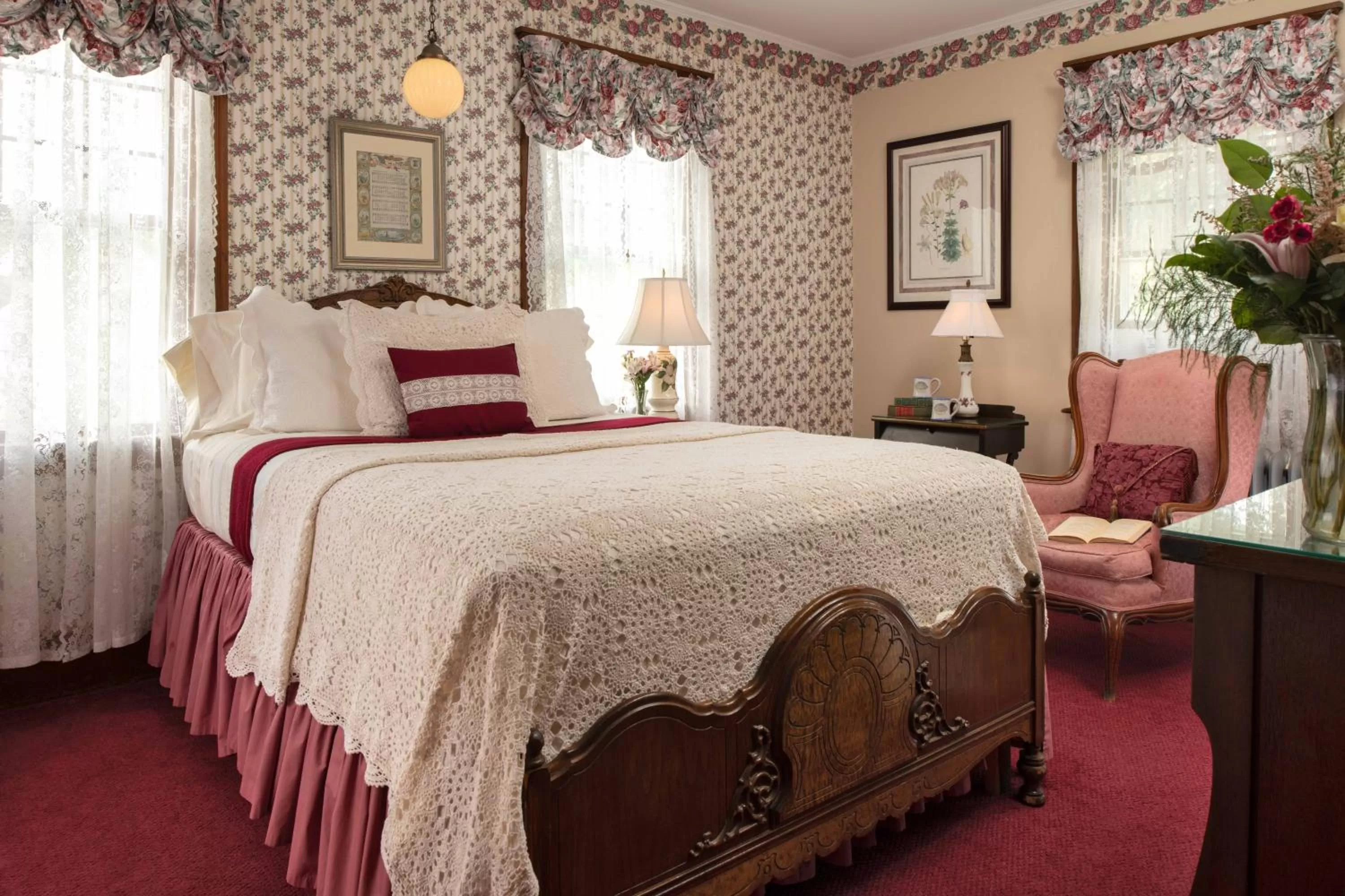 Bedroom, Bed in Palmer House Inn