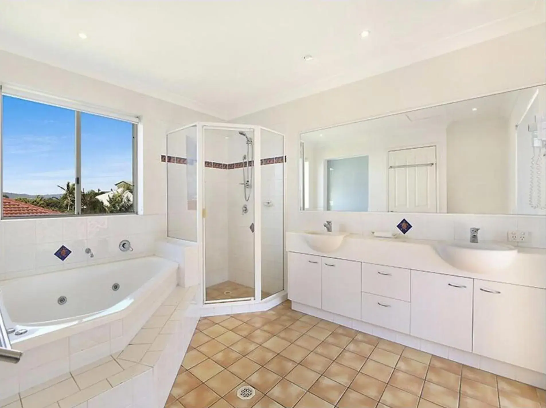 Shower, Bathroom in Montego Sands Resort