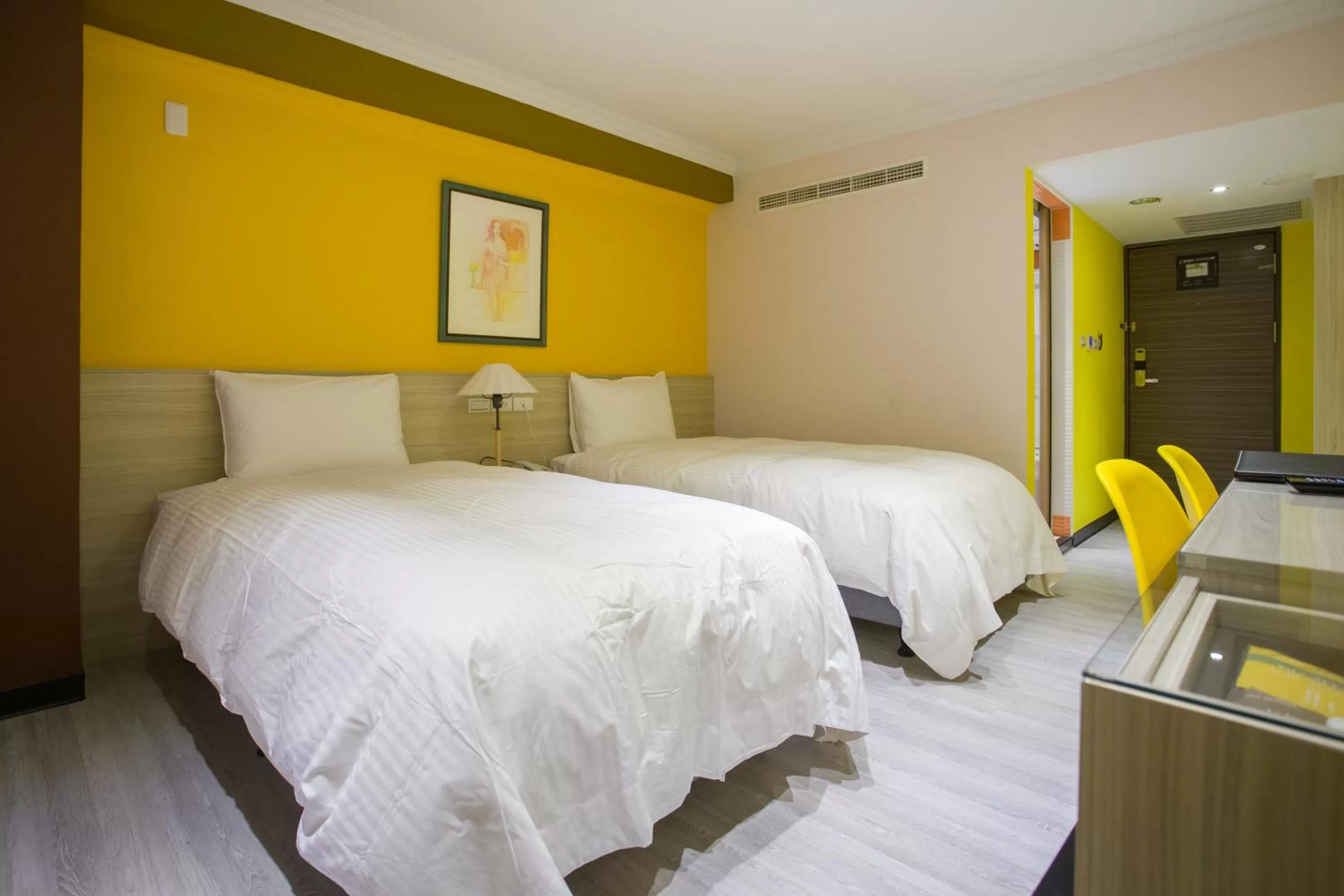 Photo of the whole room in Lily Hotel