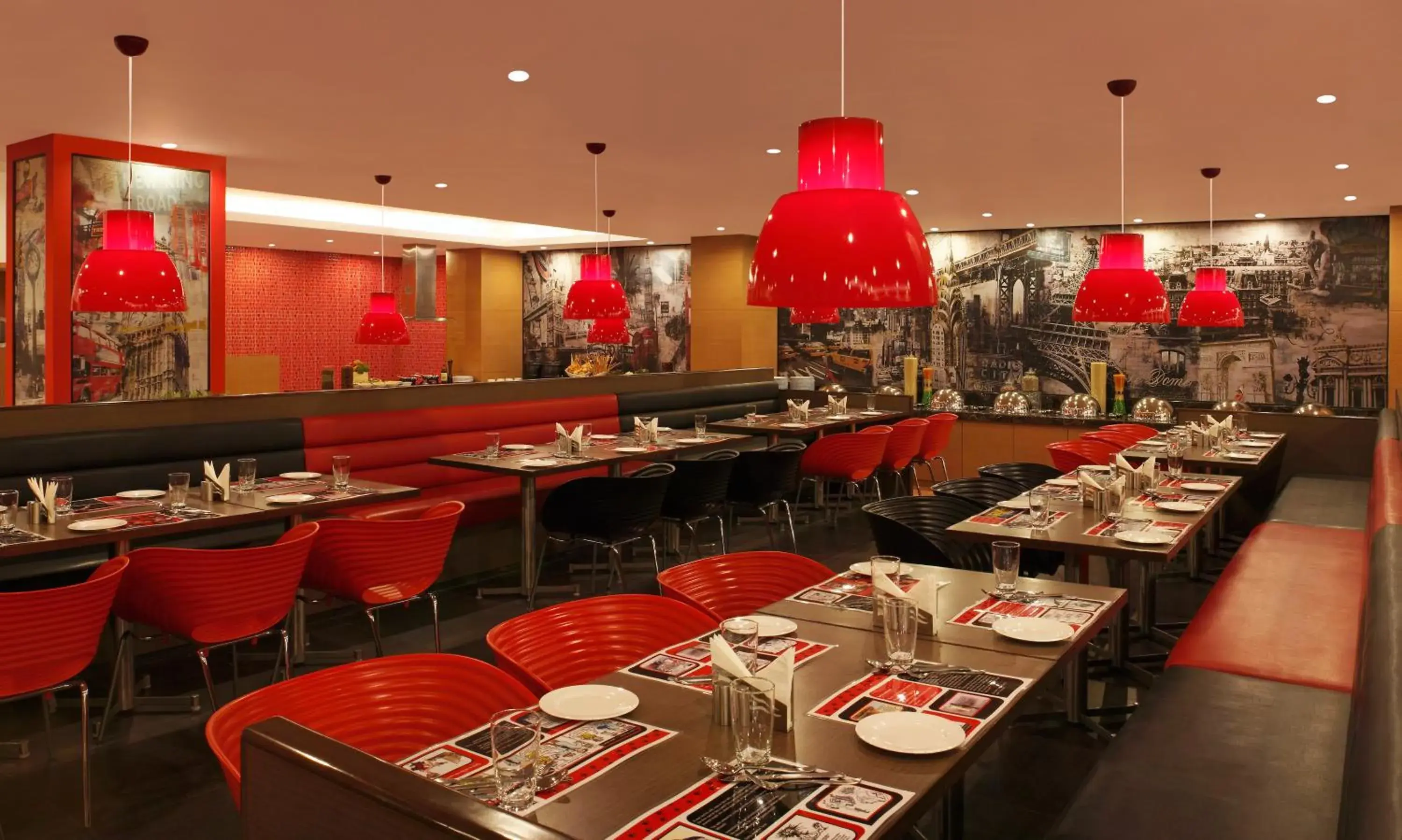 Restaurant/Places to Eat in Red Fox Hotel, East Delhi