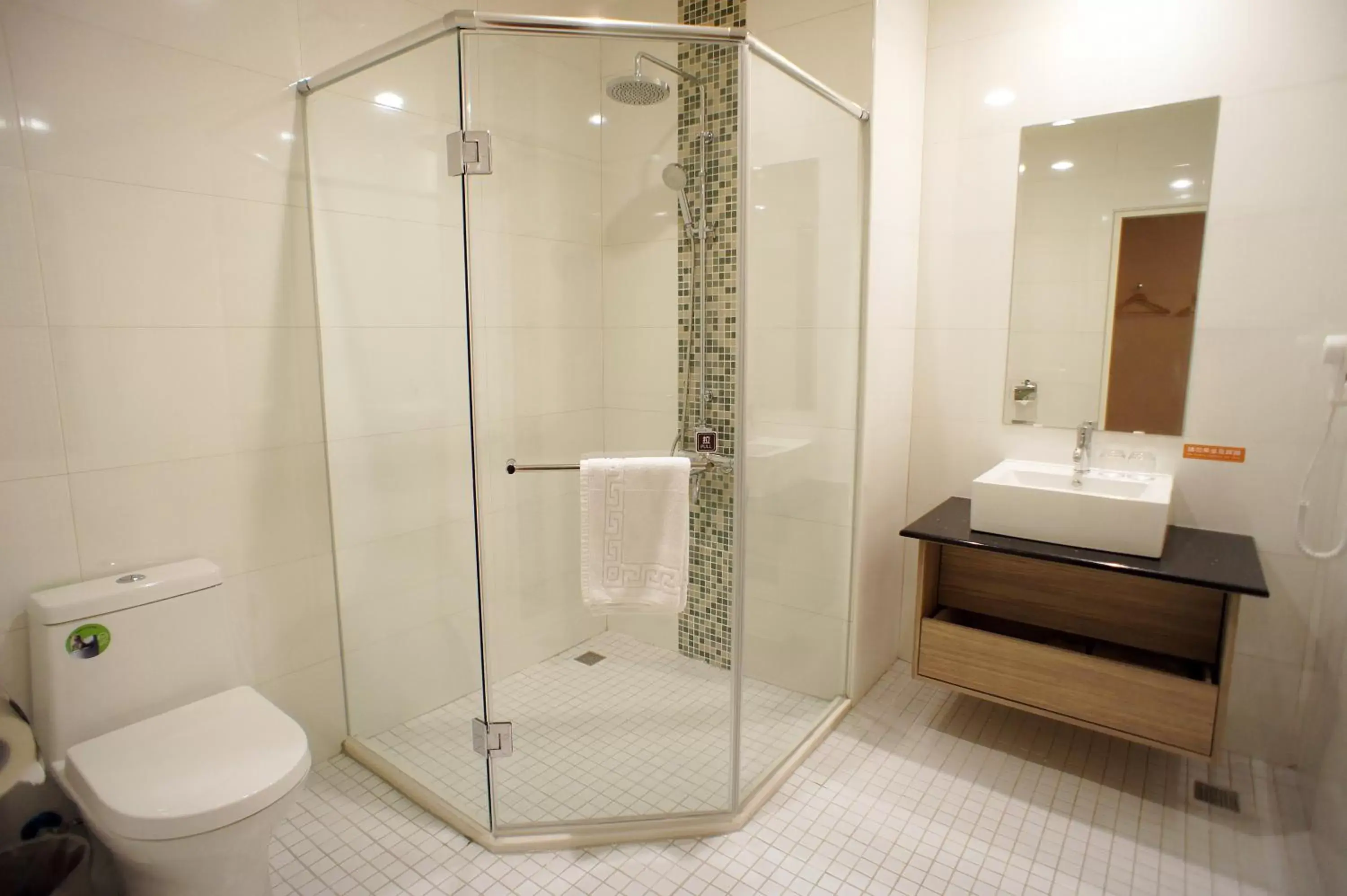 Shower, Bathroom in Fupin Hotel