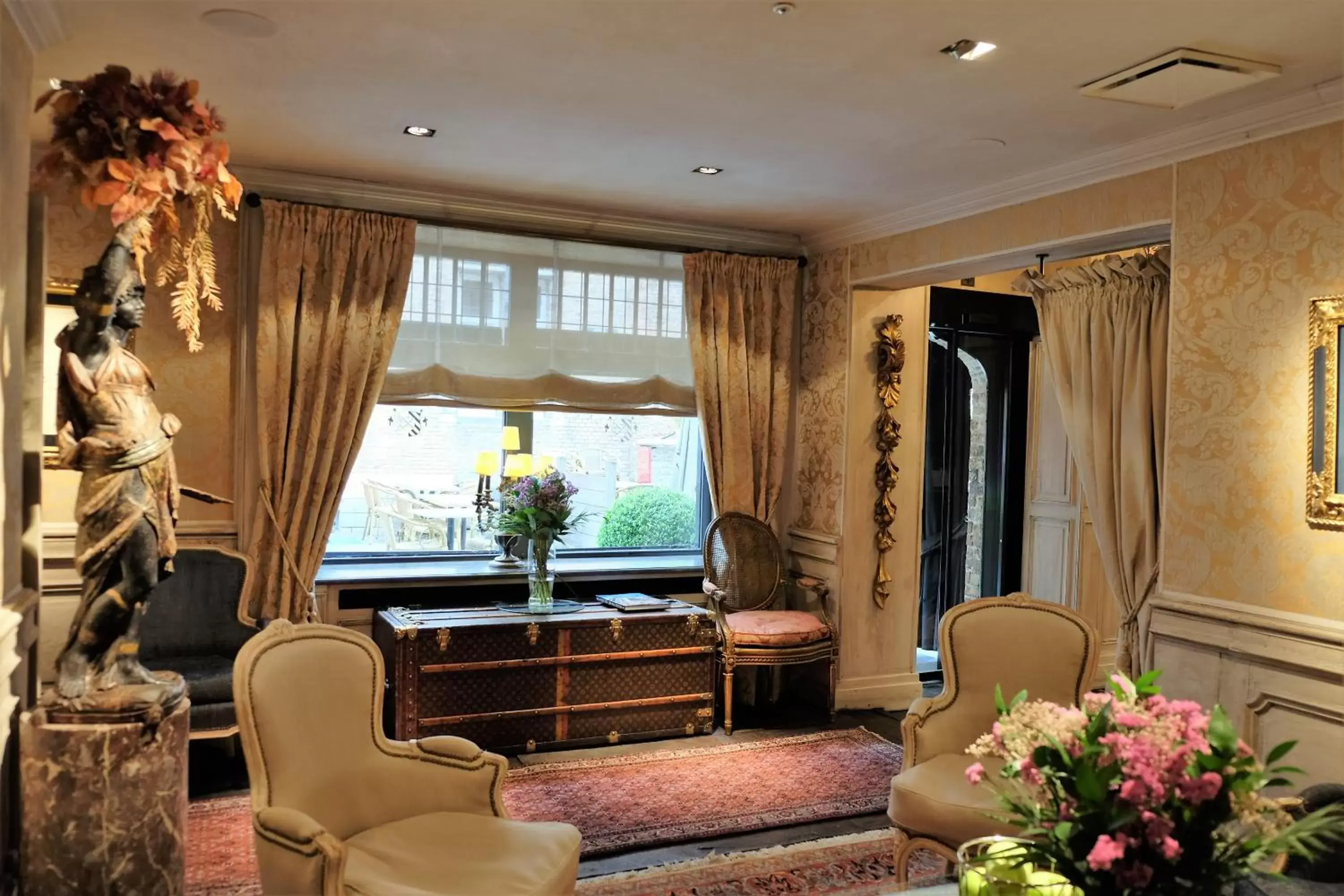 Lounge or bar, Seating Area in Relais Bourgondisch Cruyce, A Luxe Worldwide Hotel