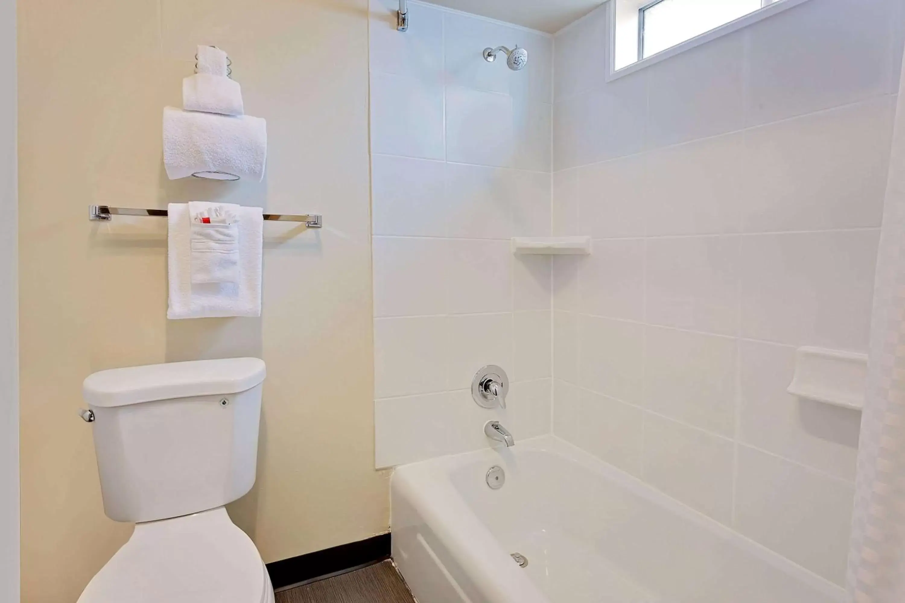 Bathroom in Travelodge by Wyndham Aberdeen