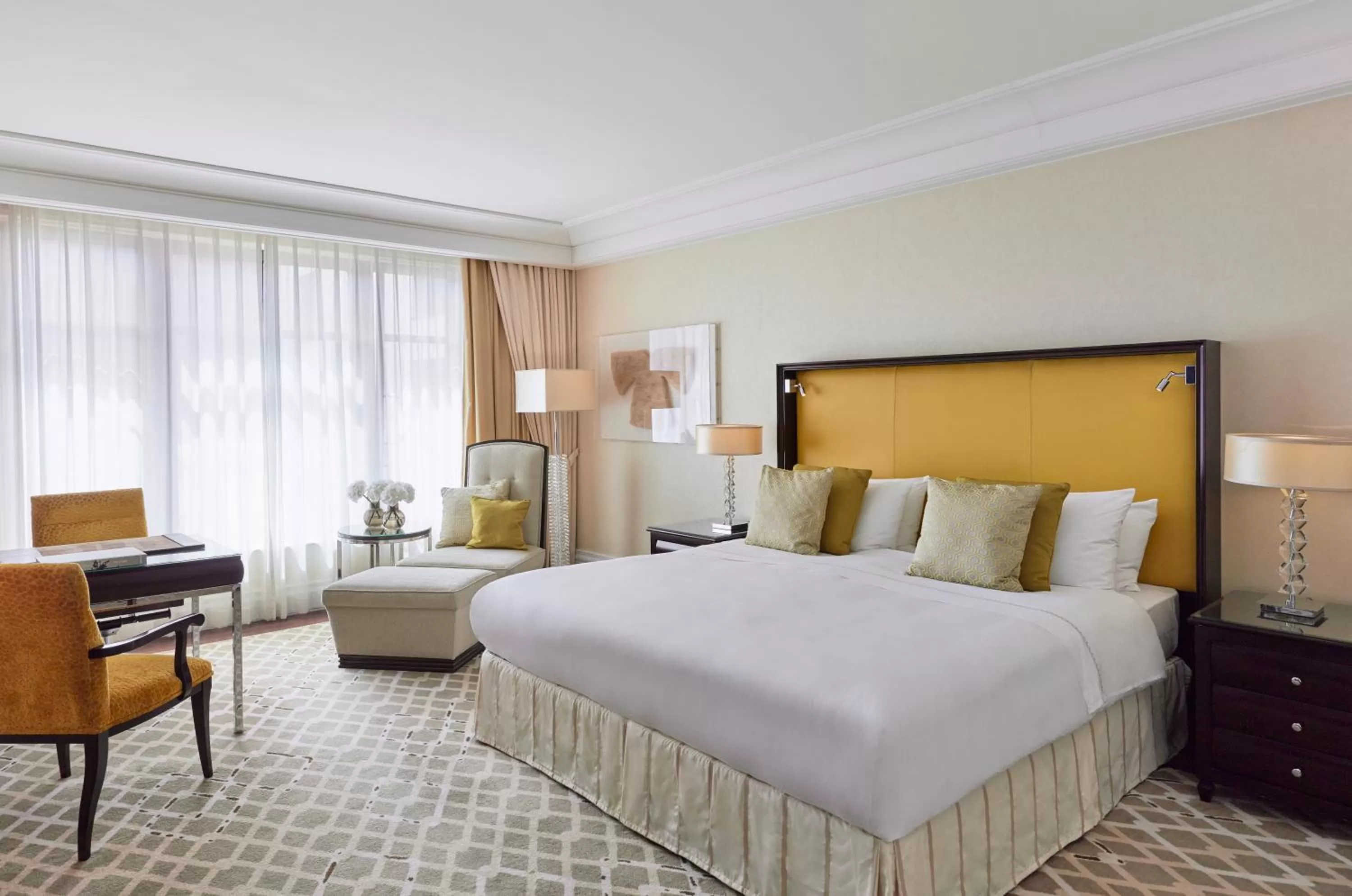 Bed in Breidenbacher Hof, Best Hotel of the Year 2026 - Die 101 Besten