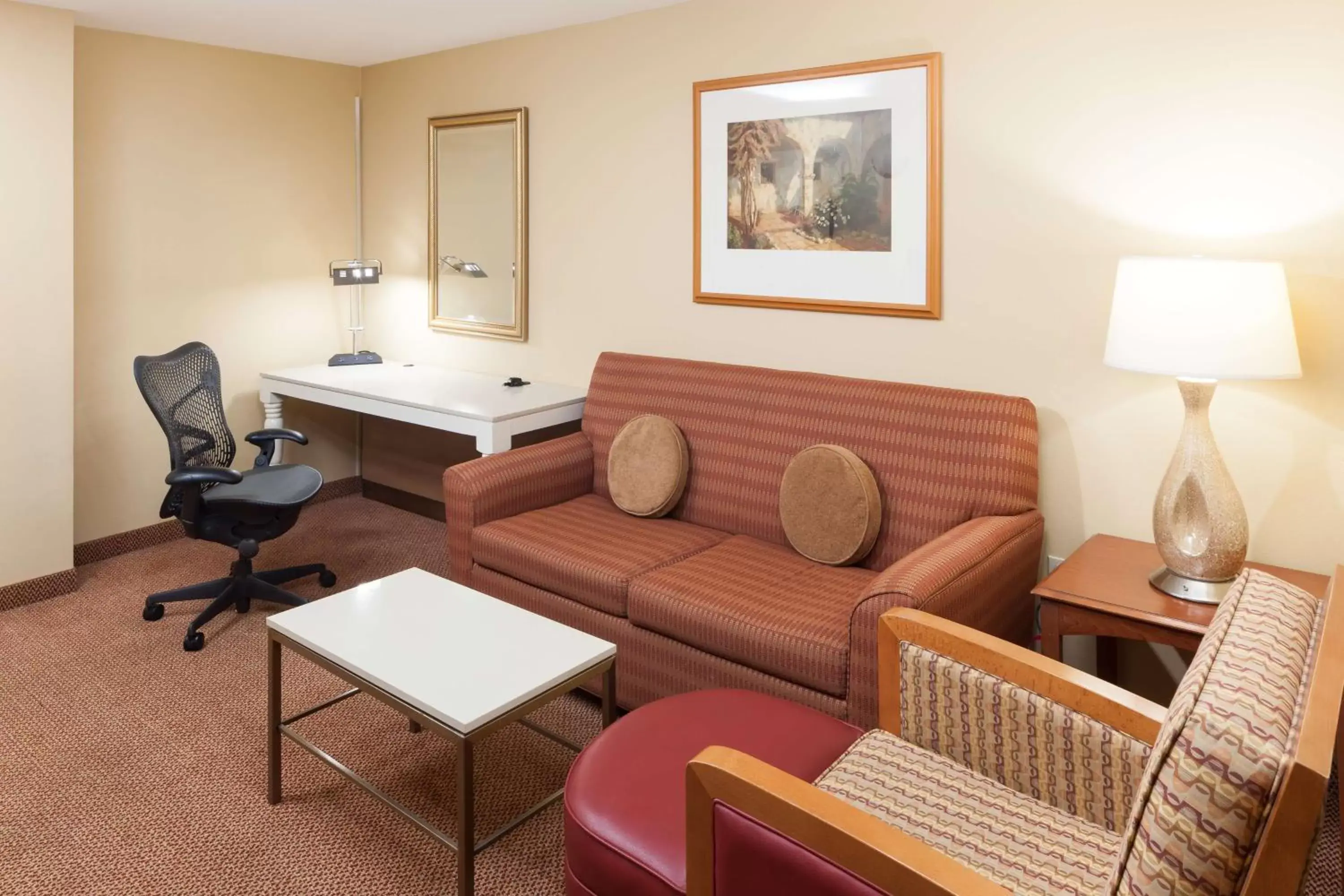 Bedroom, Seating Area in Hilton Garden Inn McAllen Airport