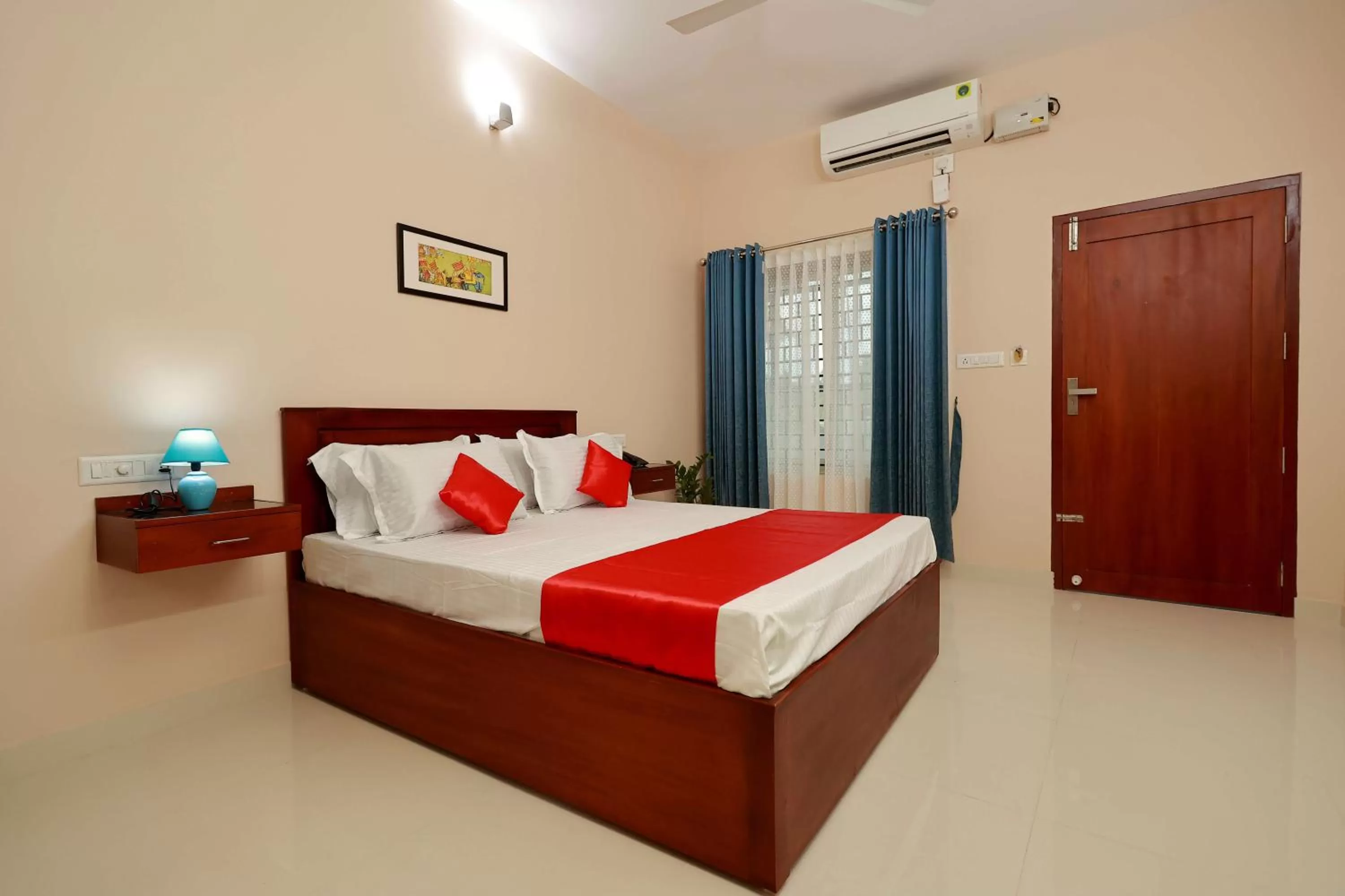 Photo of the whole room, Bed in Isha Residency