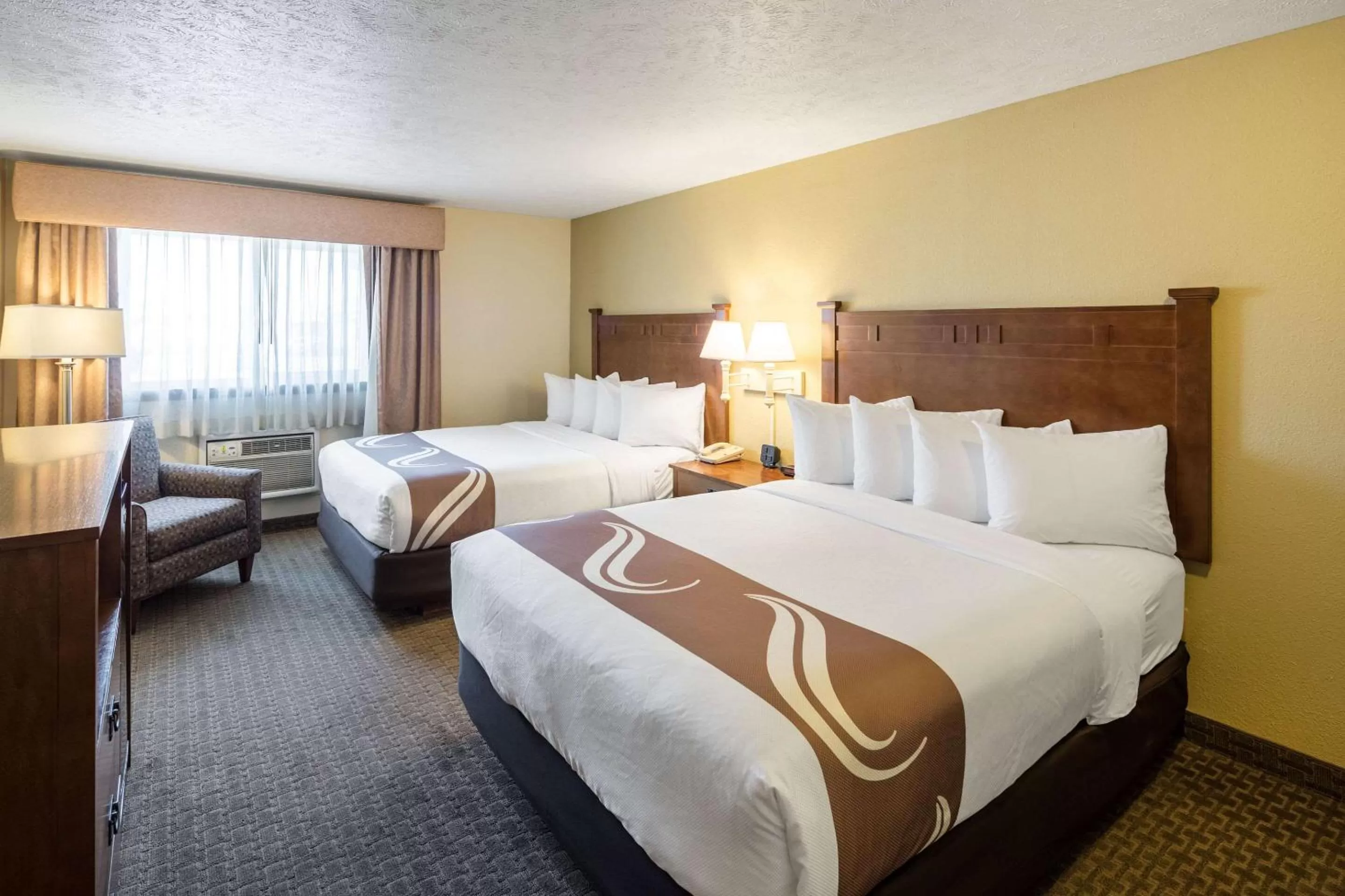 Photo of the whole room, Bed in Quality Inn & Suites Coeur d'Alene