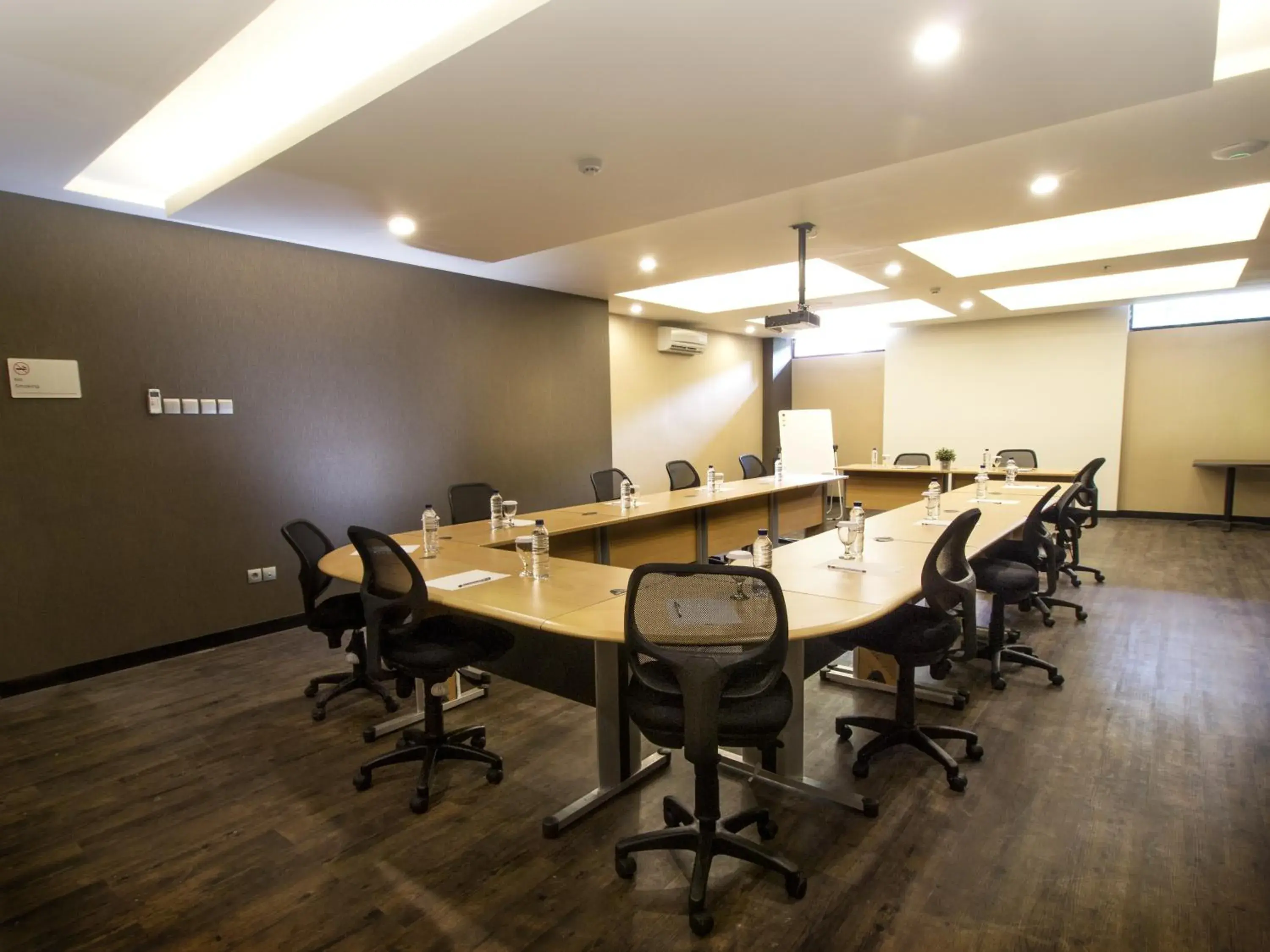 Meeting/conference room in Kalya Hotel Bandung