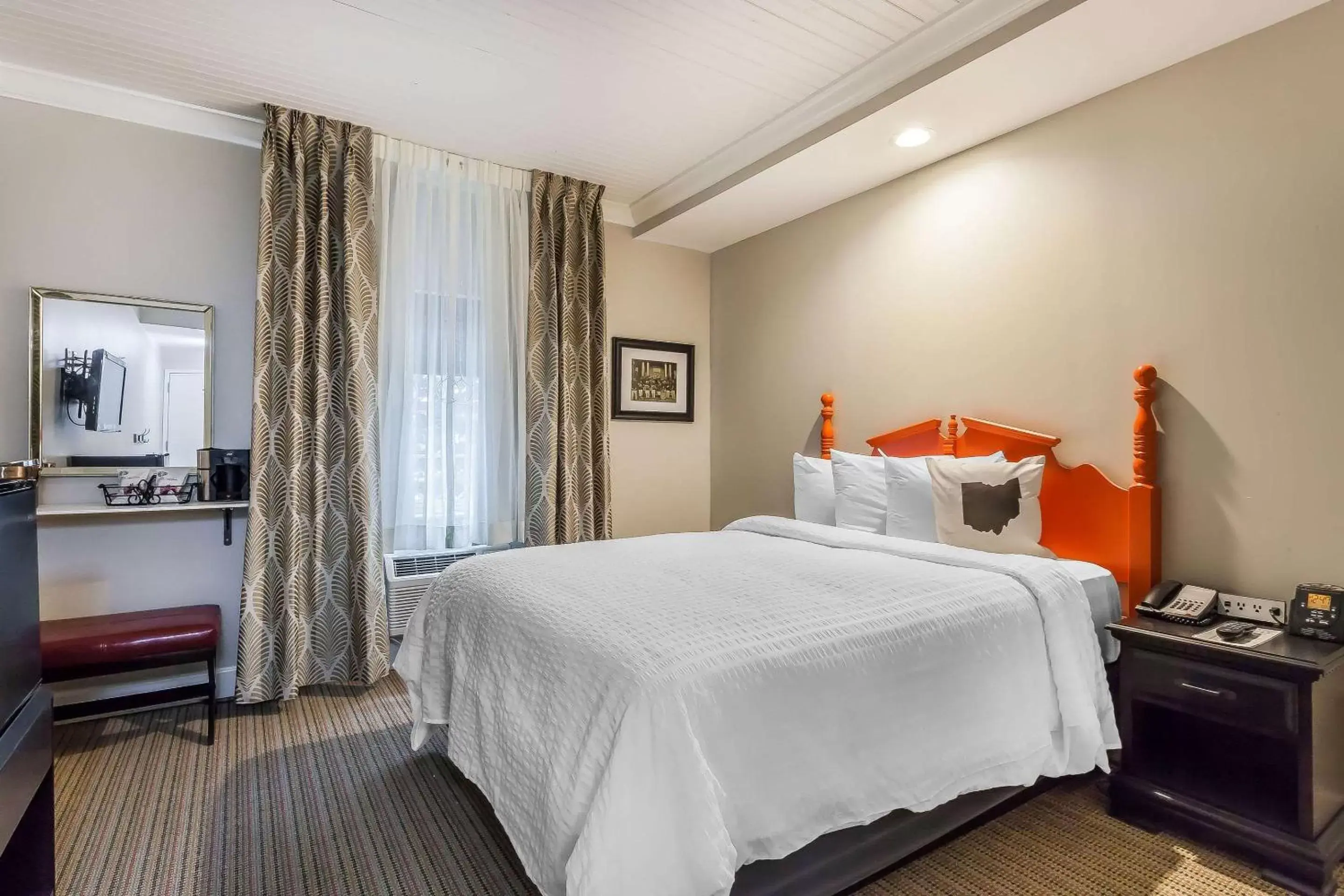 Photo of the whole room, Bed in The Aurora Inn Hotel and Event Center Photo of the whole room, Bed in The Aurora Inn Hotel and Event Center