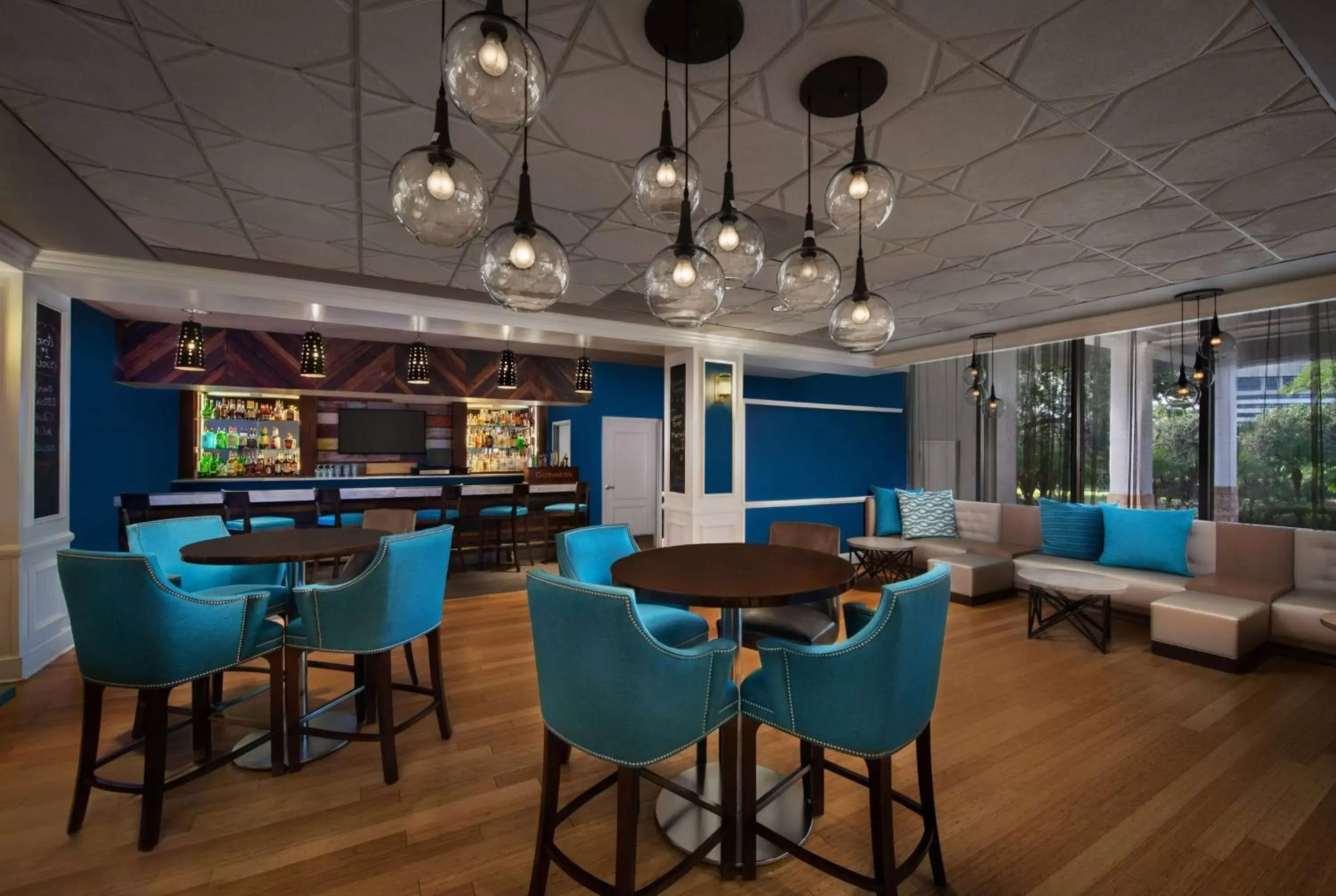Restaurant/places to eat, Lounge/Bar in Wyndham Garden Lake Buena Vista Disney Springs® Resort Area