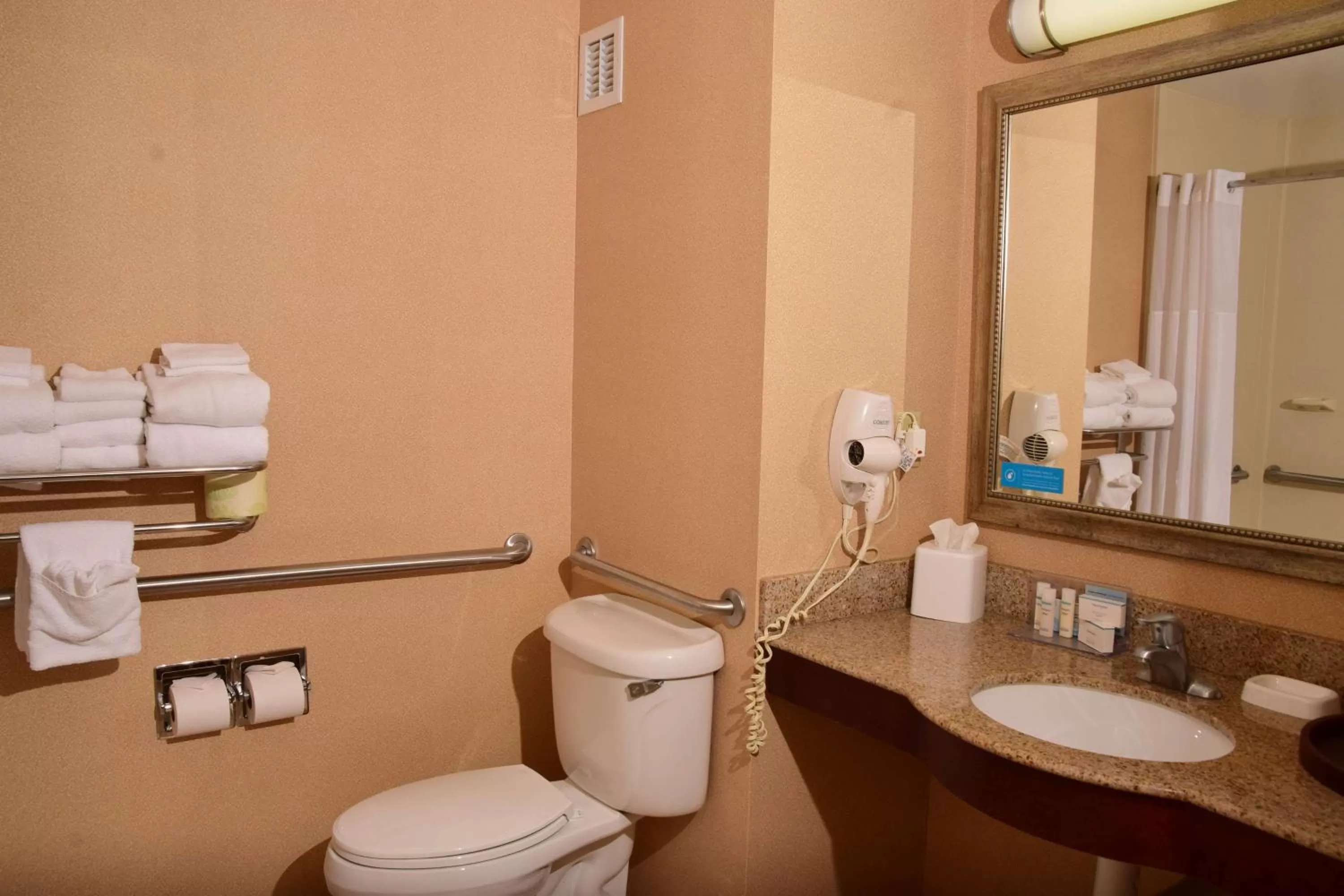 Bathroom in Hampton Inn Indiana