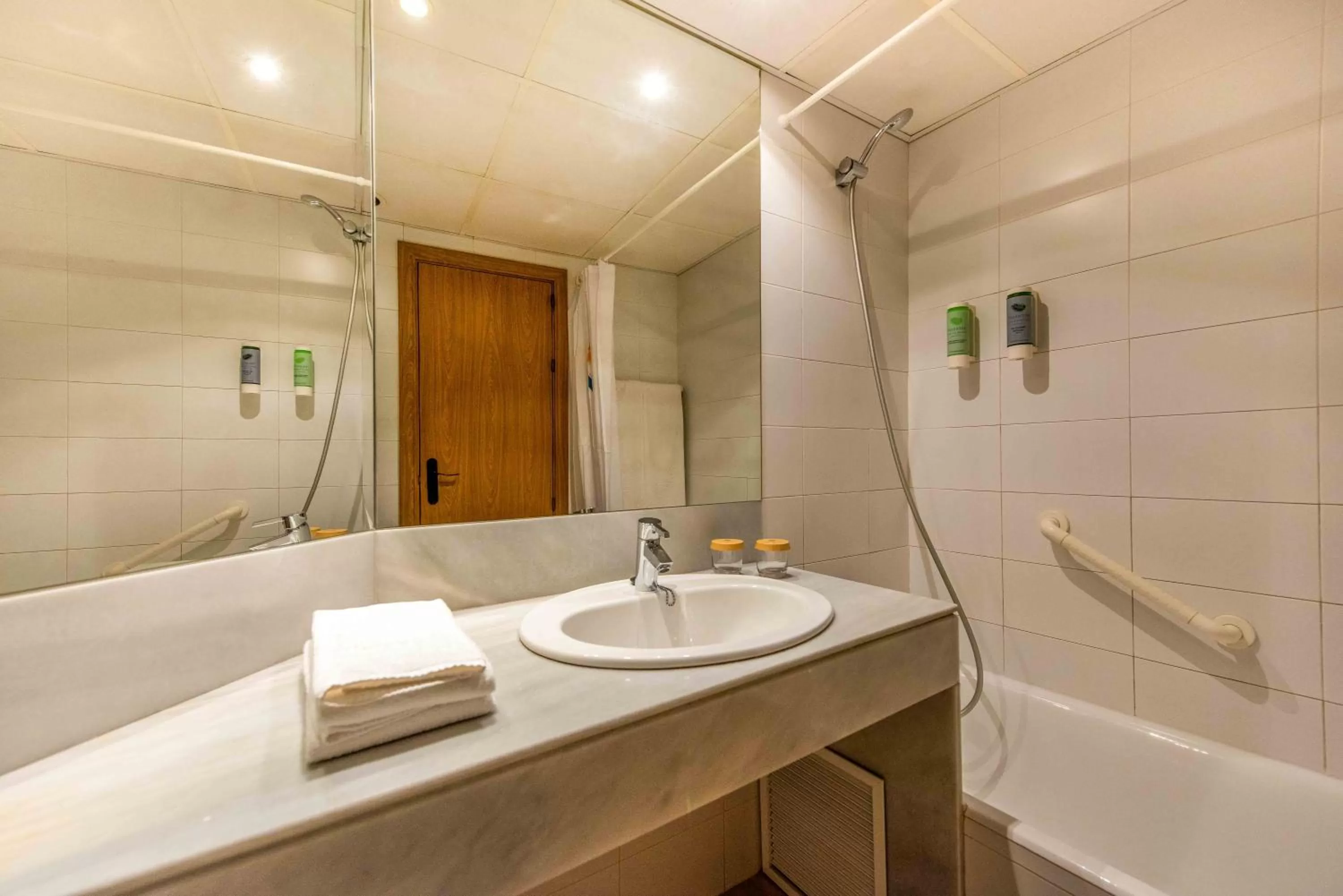 Bathroom in Valentin Grand Park Suite Hotel