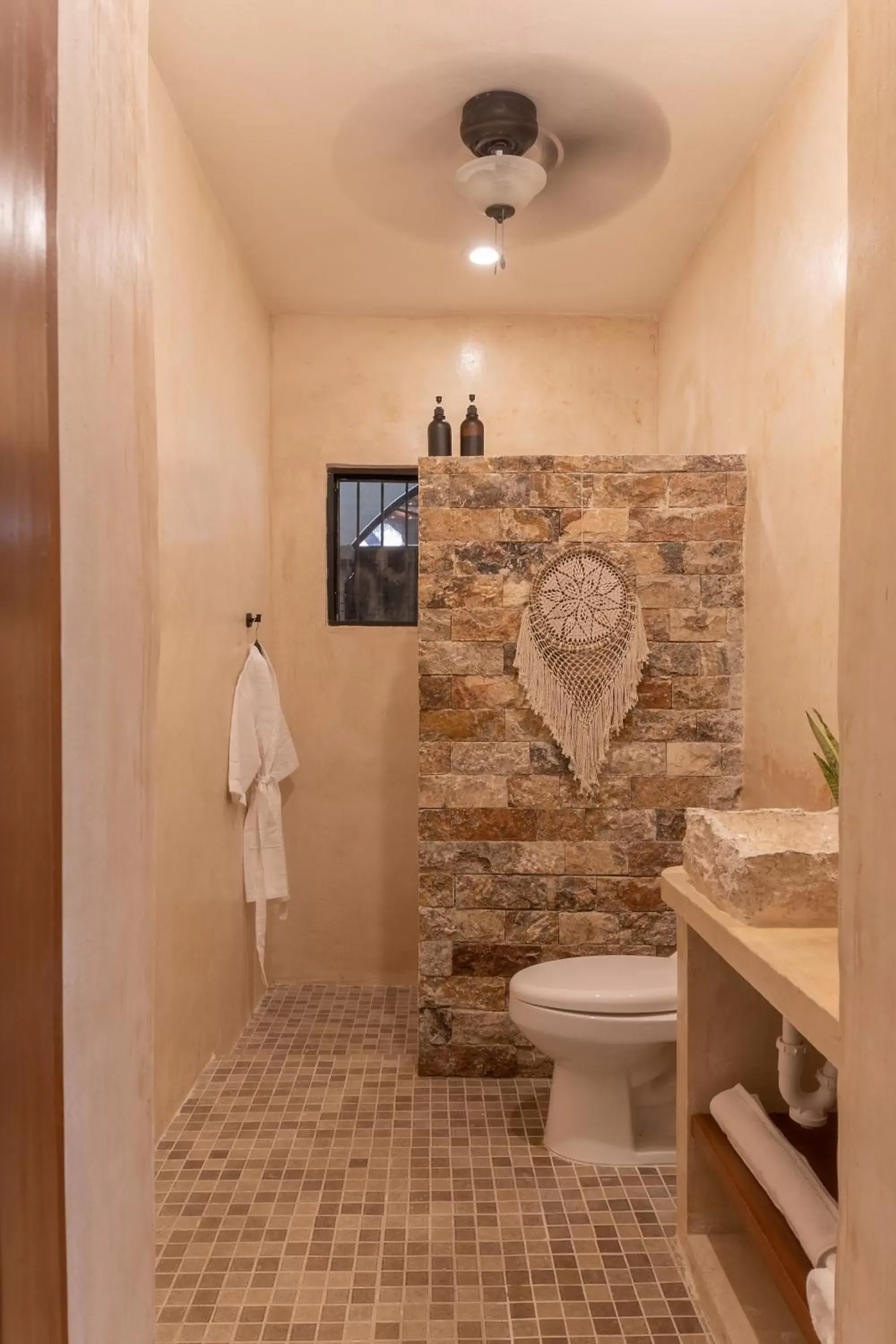Shower, Bathroom in Casa Dos Lirios Hotel Boutique